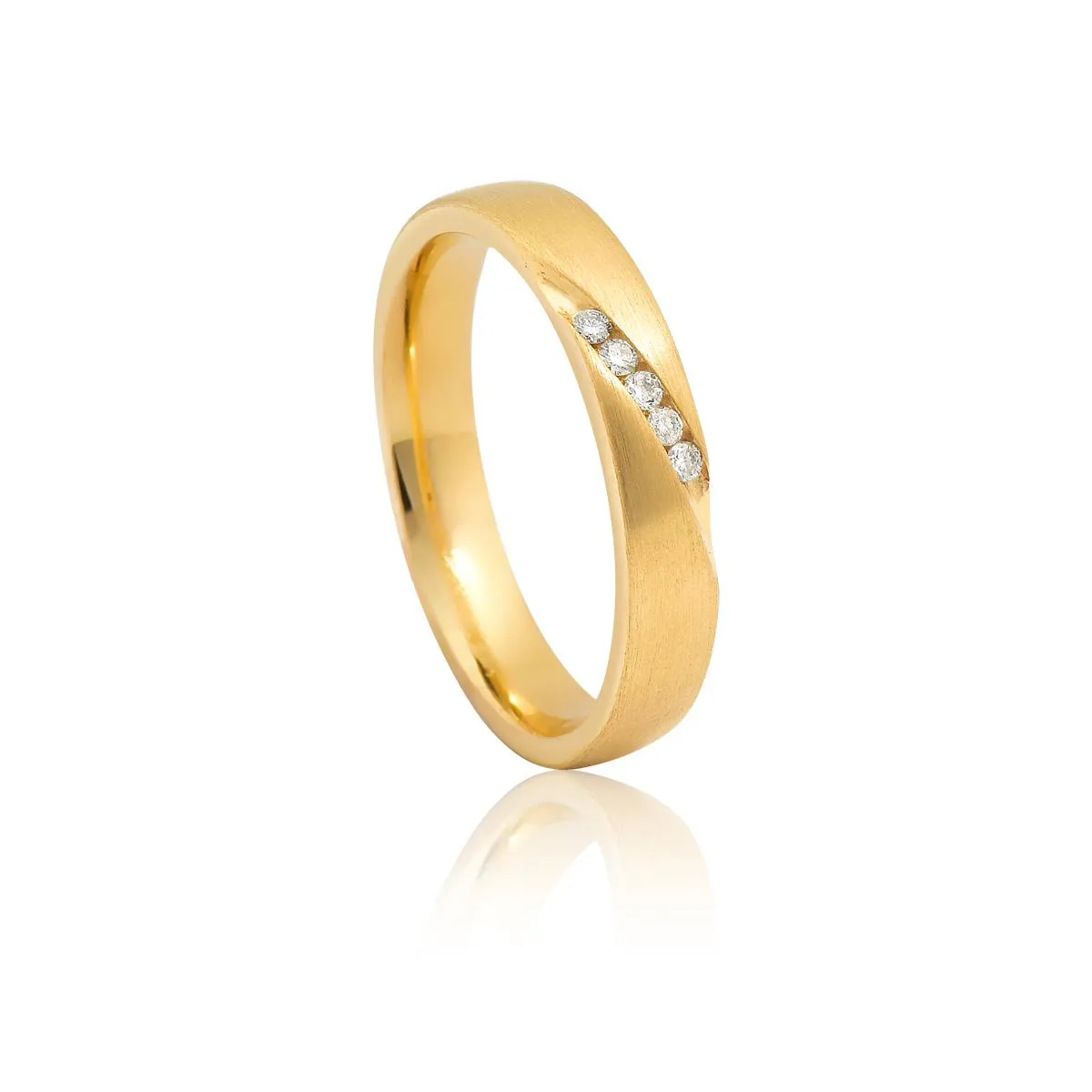 Aliança Mars abaulada fosca friso diagonal ouro 18k com 7,5pts de Diamantes 3,8MM