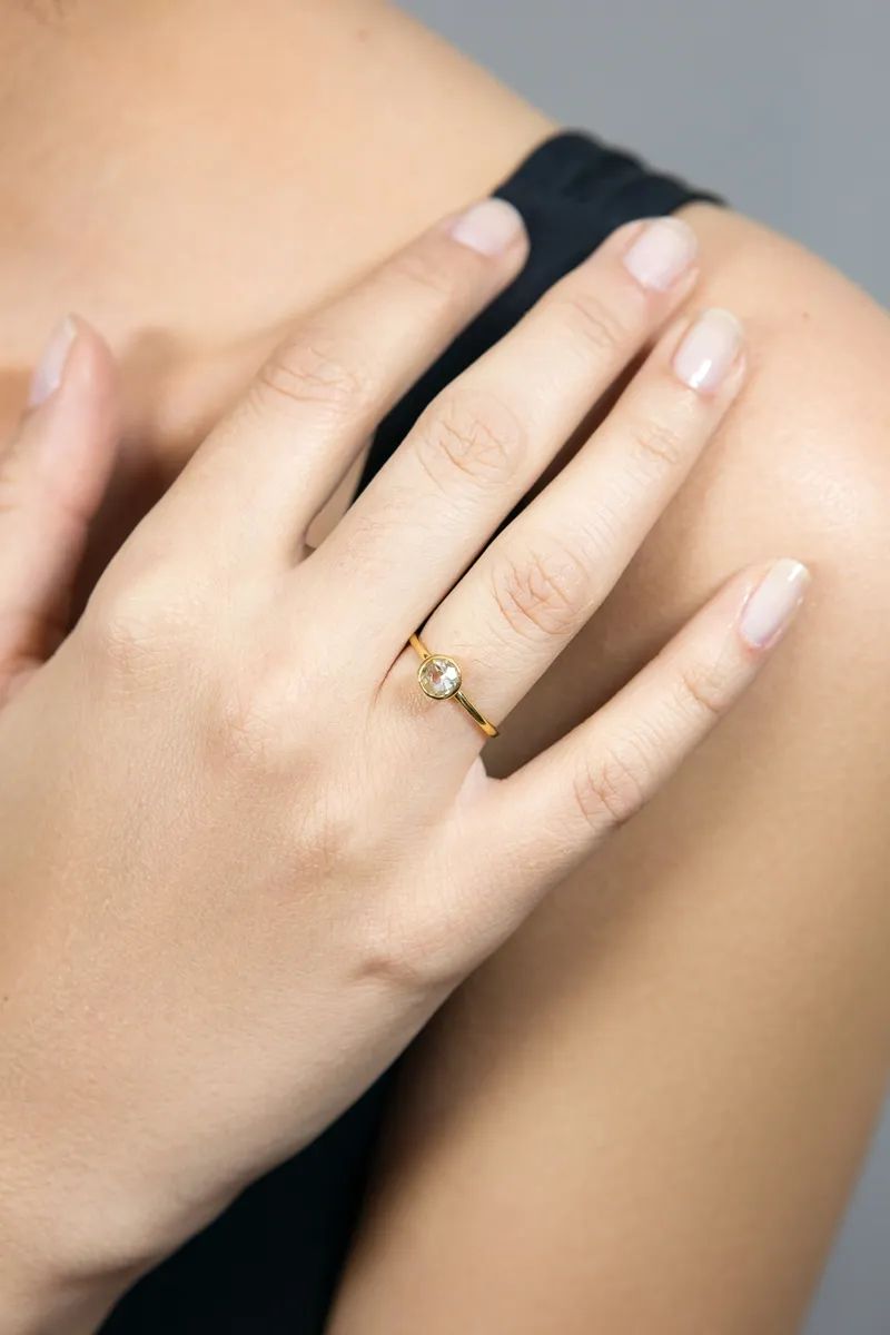 Anel de Ouro 18k com Cristal