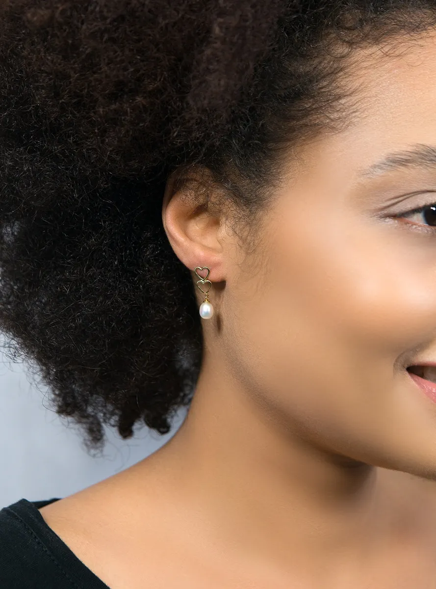 Brinco de Ouro 18k Corações Vazados com Pérola