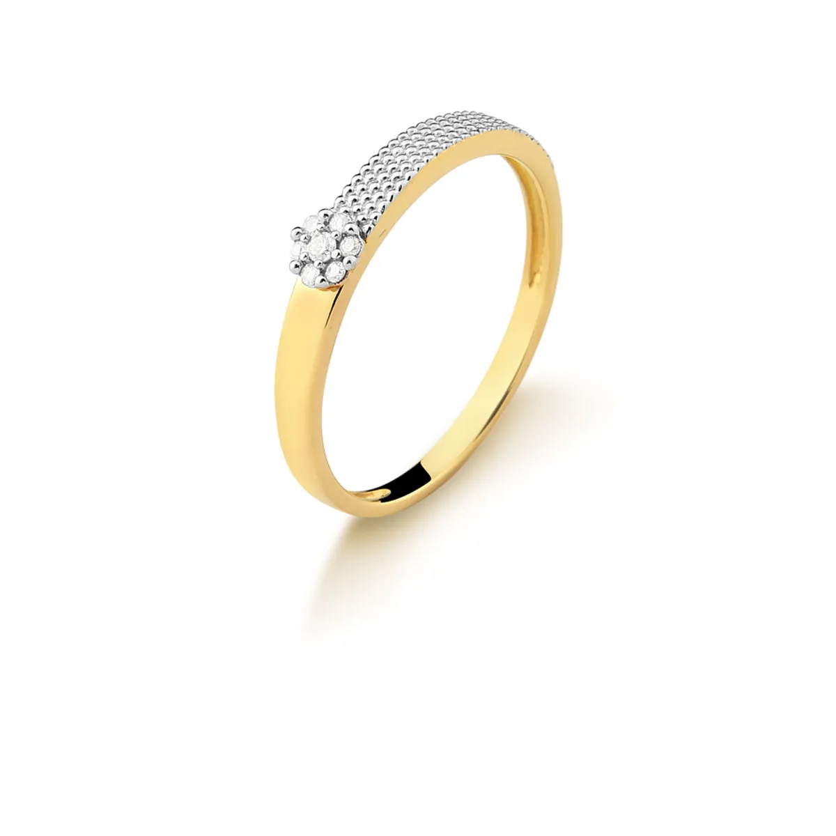 Anel de Ouro Amarelo 18k  Flor com Topázio Branco.