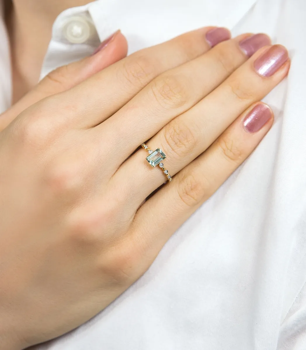 Anel de Ouro 18k aro com 4pts de diamantes e gema de prasiolita