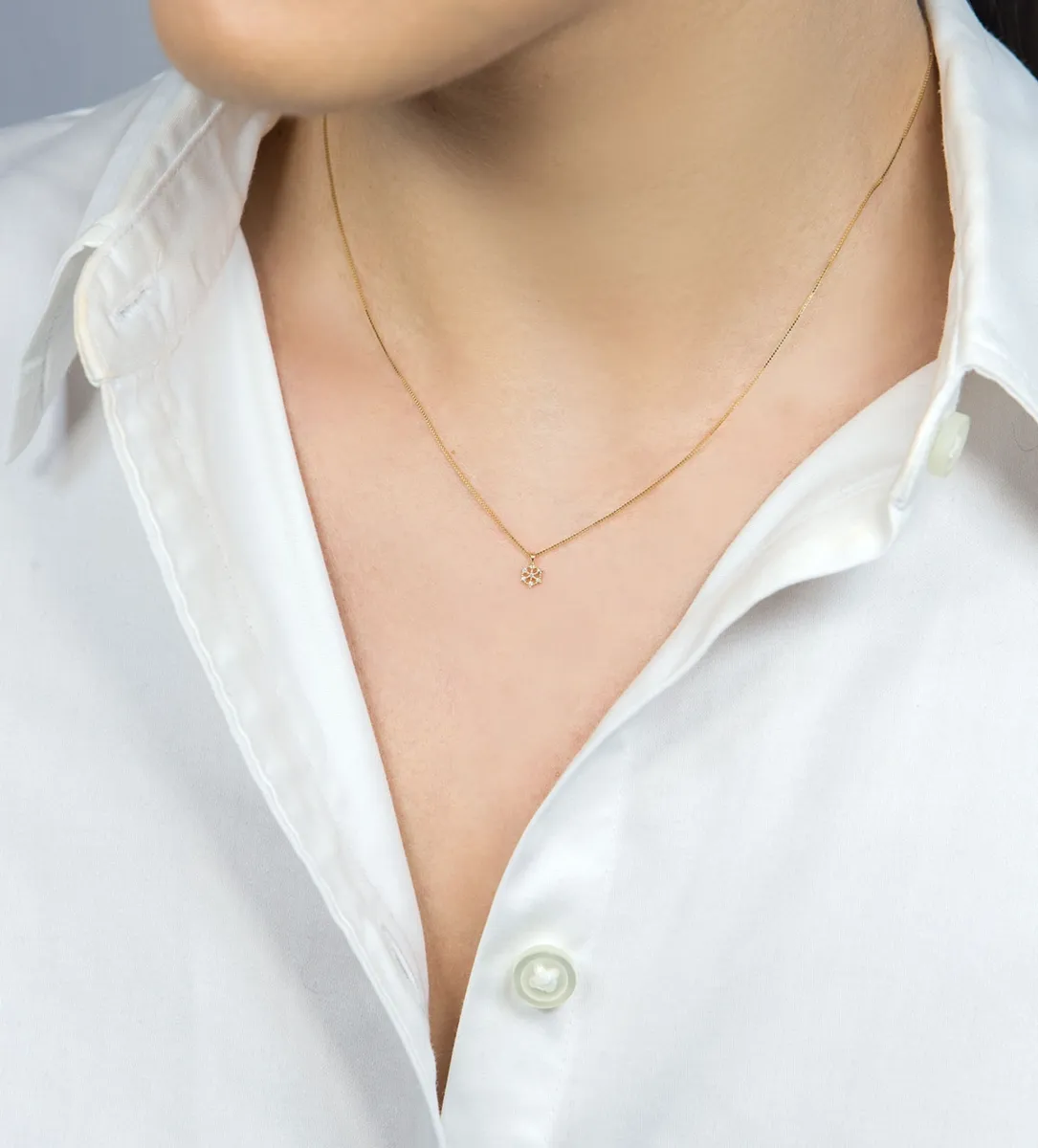 Colar de Ouro 18k com círculo vazado e 2,1pts de diamantes-45cm