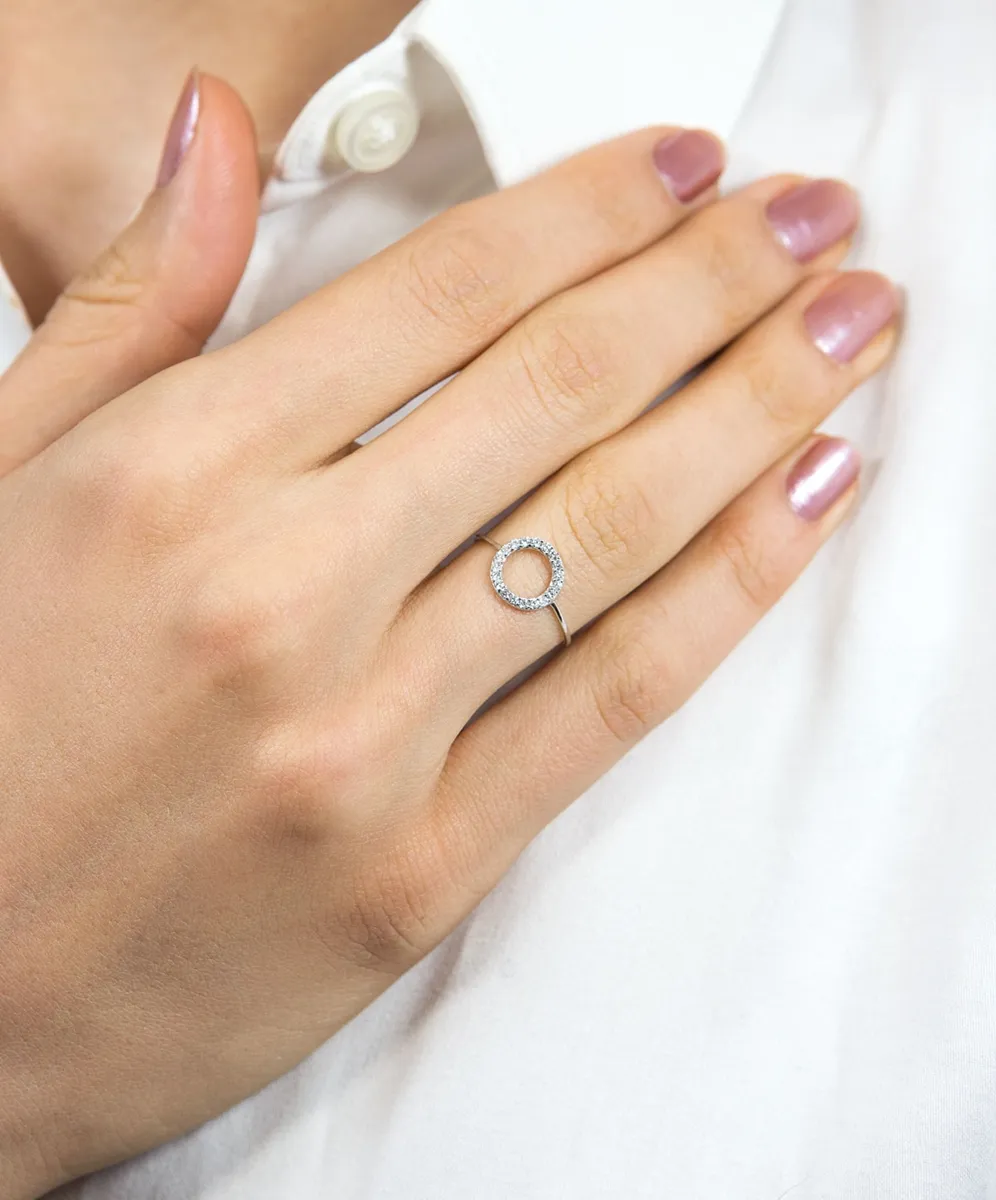 Anel de Ouro branco 18k com círculo vazado de 17,1pts de diamantes