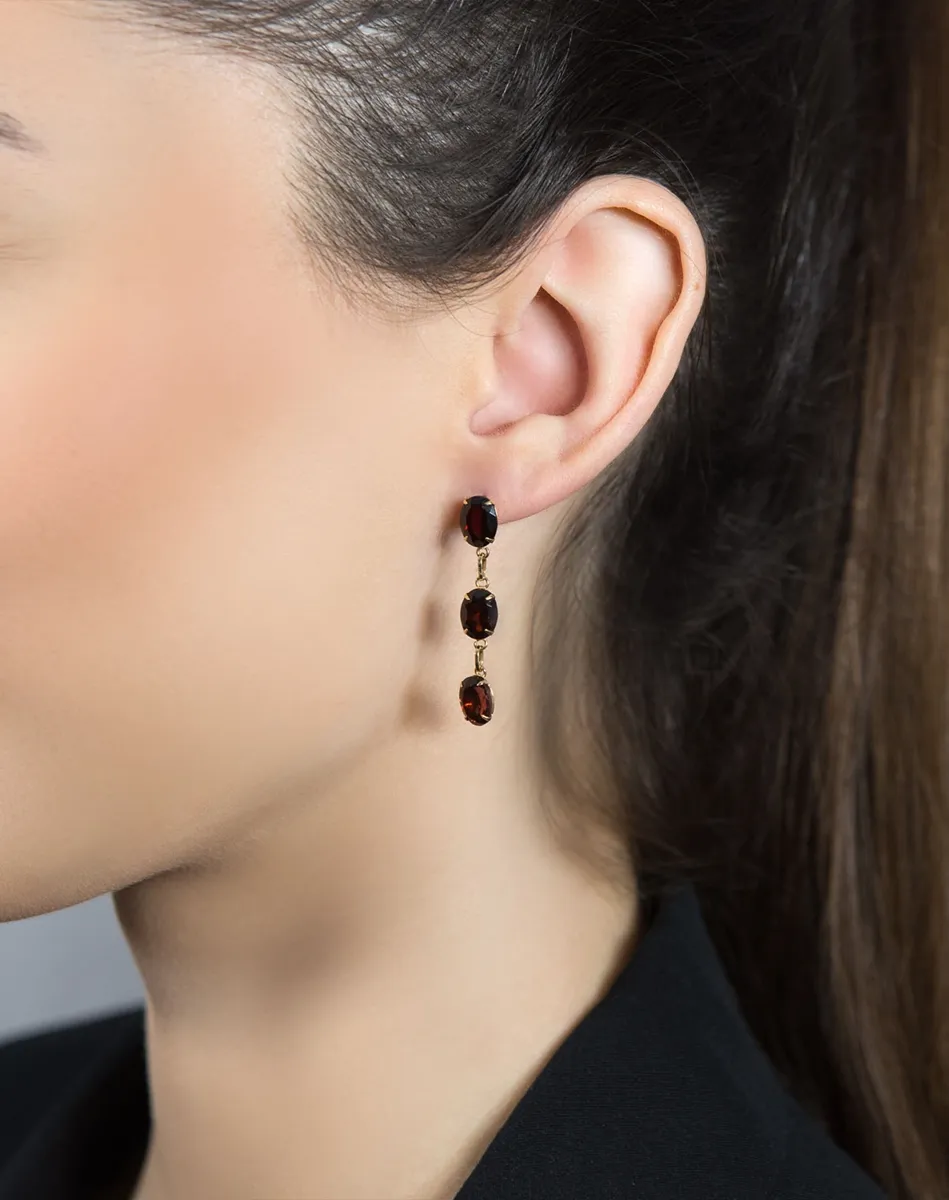 Brinco de Ouro 18k pêndulo com gota oval de granada