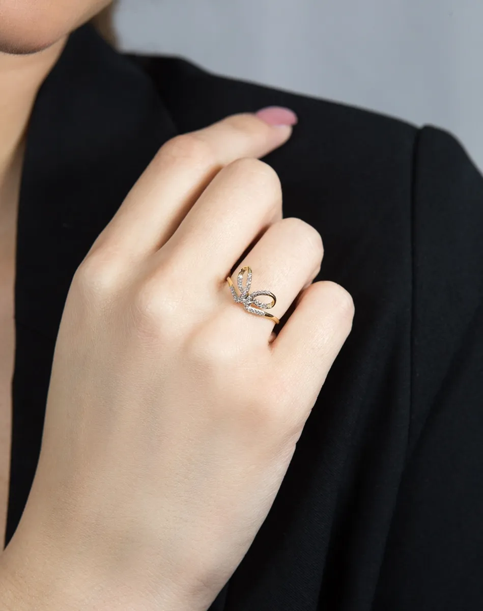 Anel de Ouro 18k laço vazado com 10,5pts de diamantes