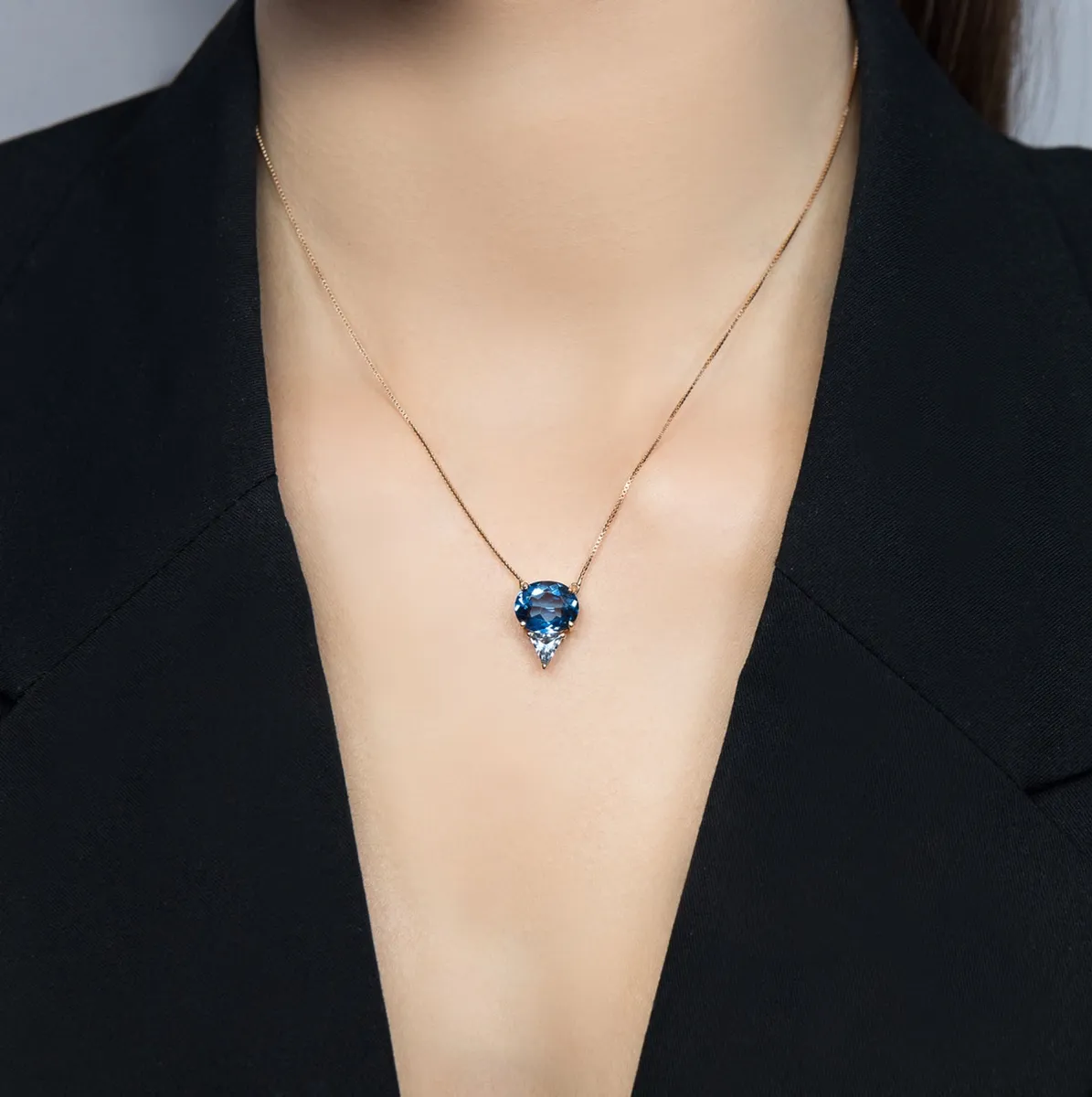 Colar de Ouro rosê 18k com pingente de topázio sky e london-40cm