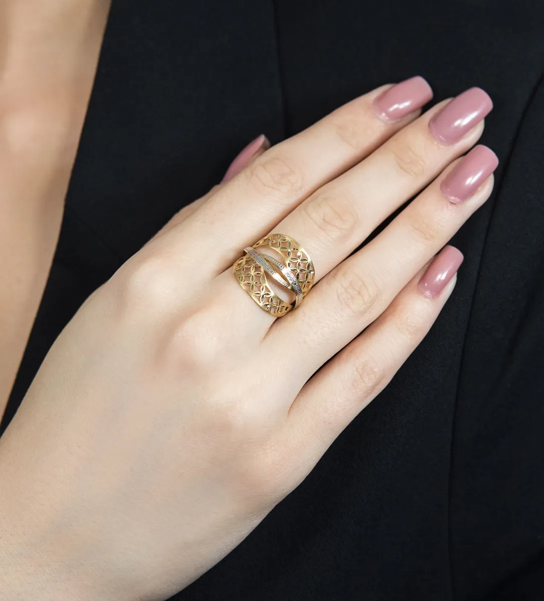 Anel de Ouro 18k vazado fosco diamantado