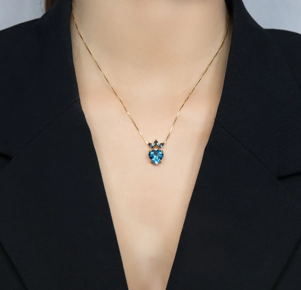 Colar de Ouro 18k com coração de topázio e 1pt de diamante-45cm