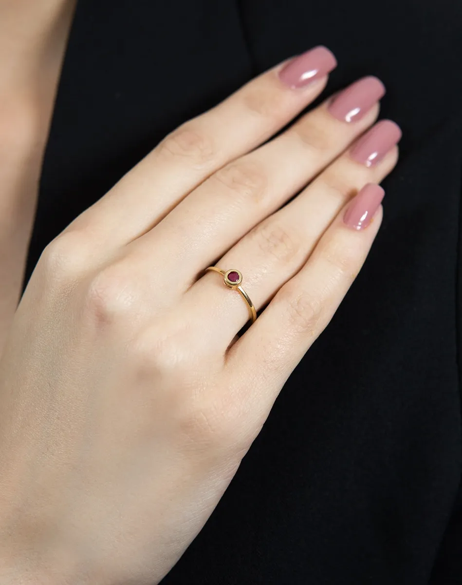 Anel de Ouro 18k solitário com 23pts de rubi