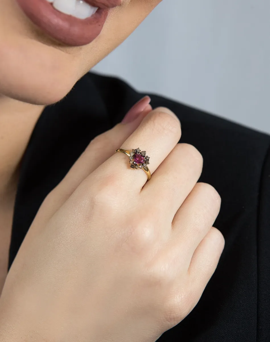 Anel de Ouro 18k coração de turmalina rosa com diamantes brown