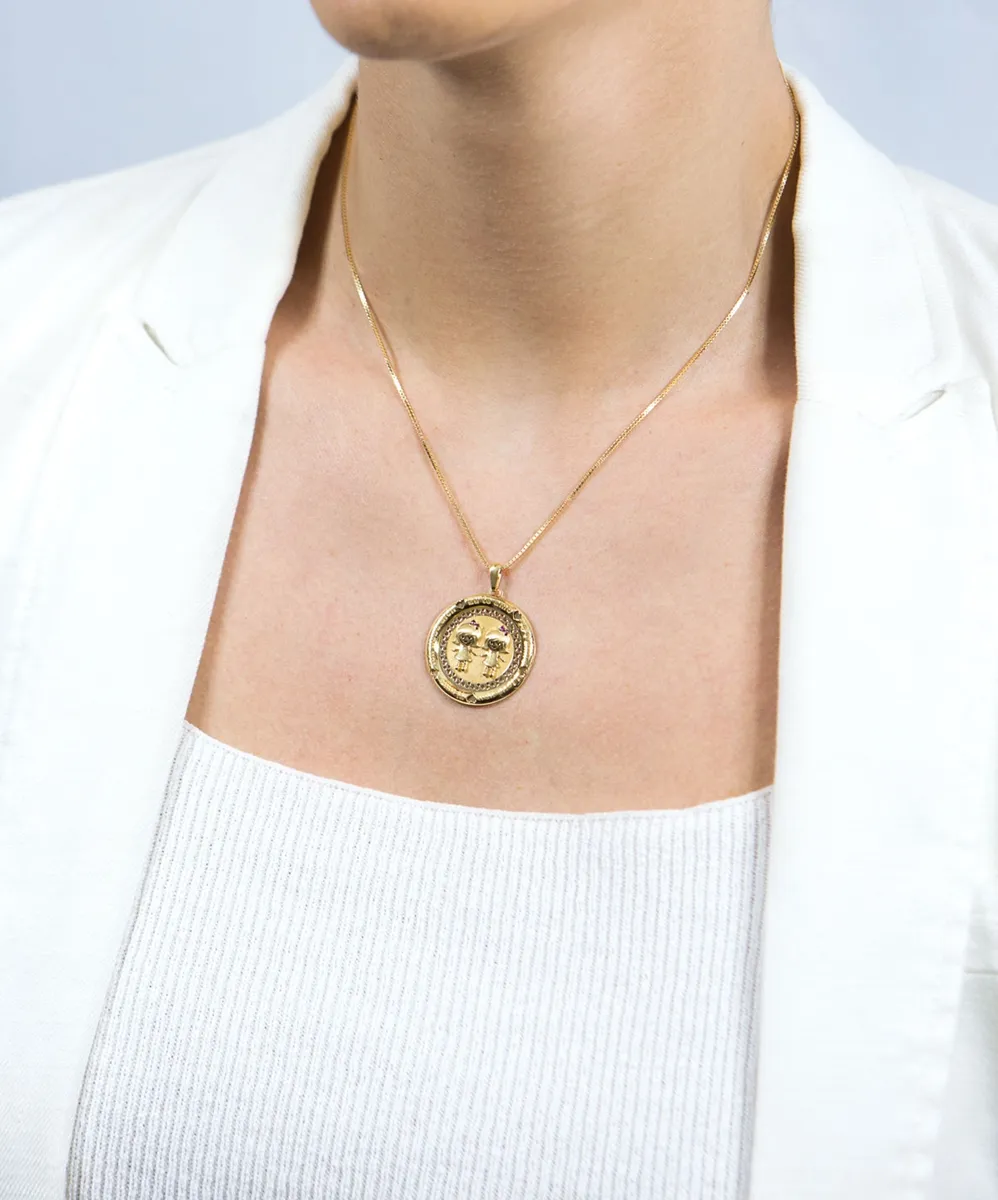 Pingente de Ouro 18k redondo com 2 meninas e 2,4pts de rubi