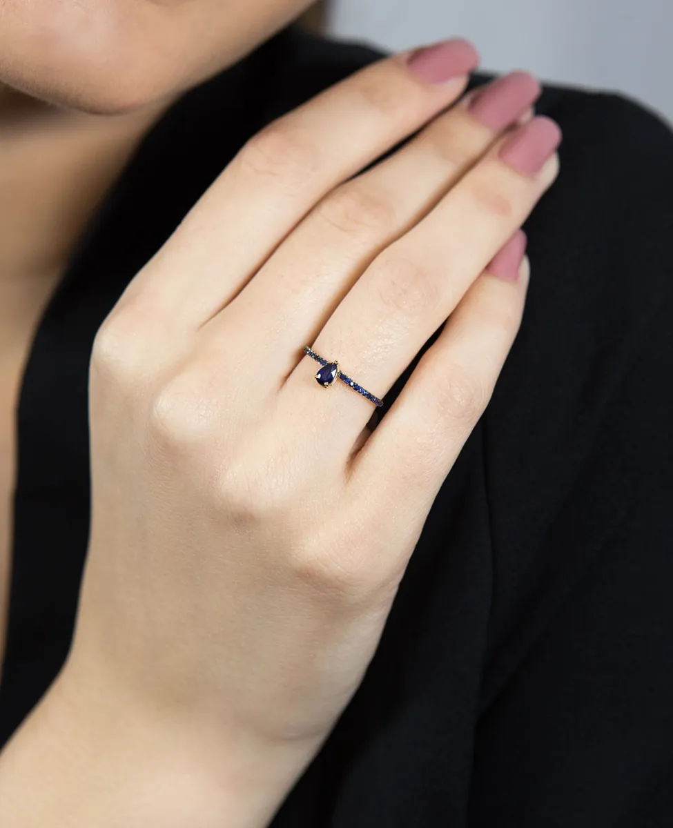 Anel de Ouro 18k meia aliança e gota de 48,2pts de safiras azuis