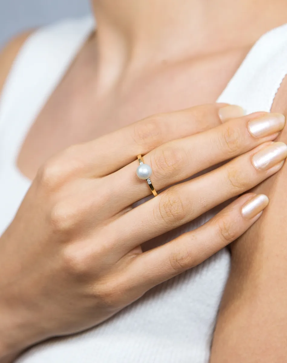 Anel de Ouro 18k com pérola e 2pts de diamantes