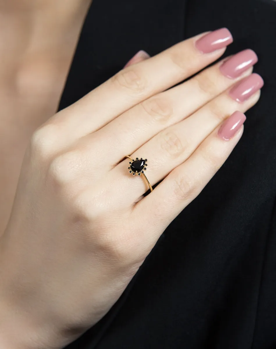 Anel de Ouro 18k aro com gota de safira black