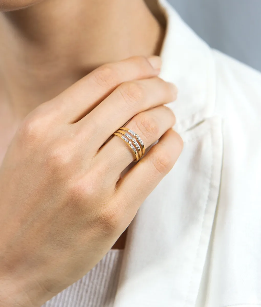 Anel de Ouro 18k três aros polidos com 16,5pts de Diamantes