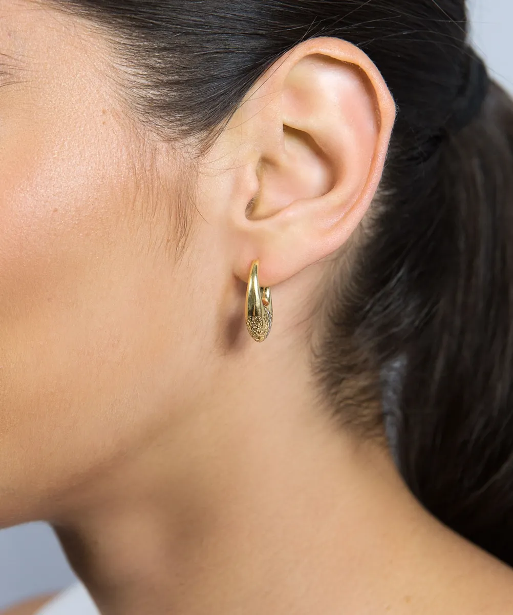 Brinco de Ouro 18k argola gota rendada vazada com Diamantes