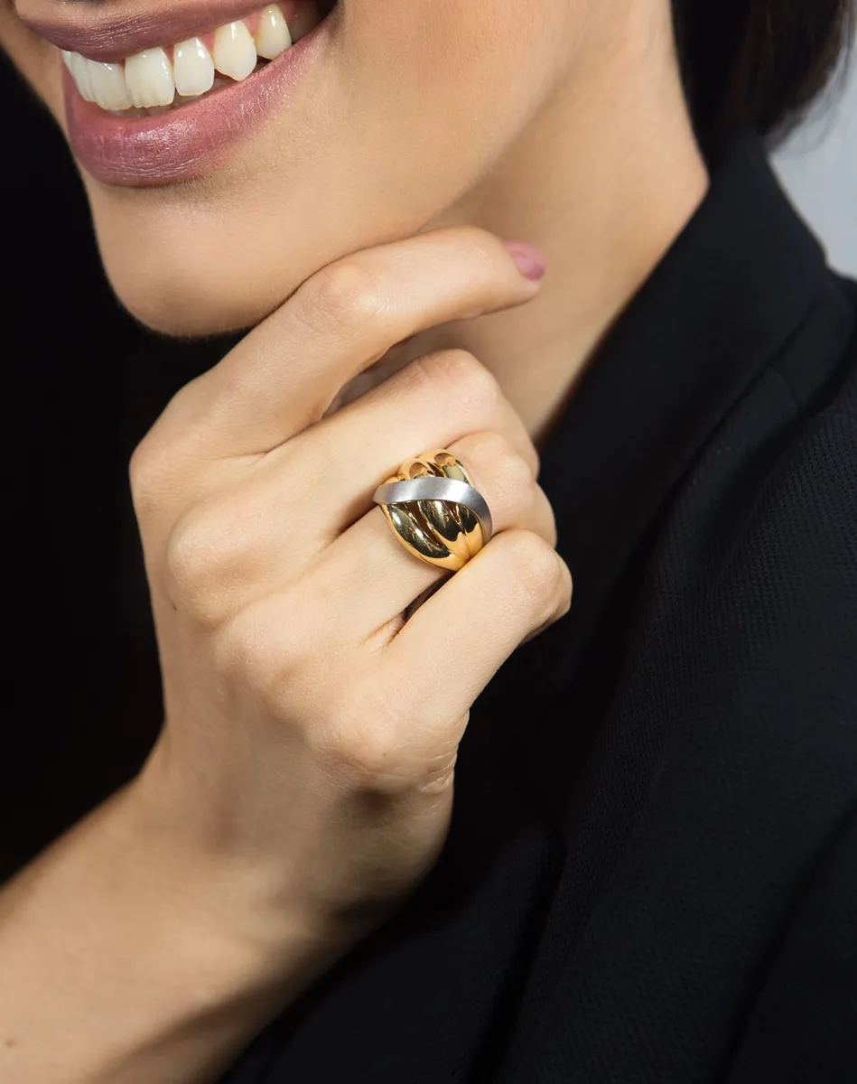 Anel de Ouro 18k vazado aros entrelaçados com aro de ouro branco