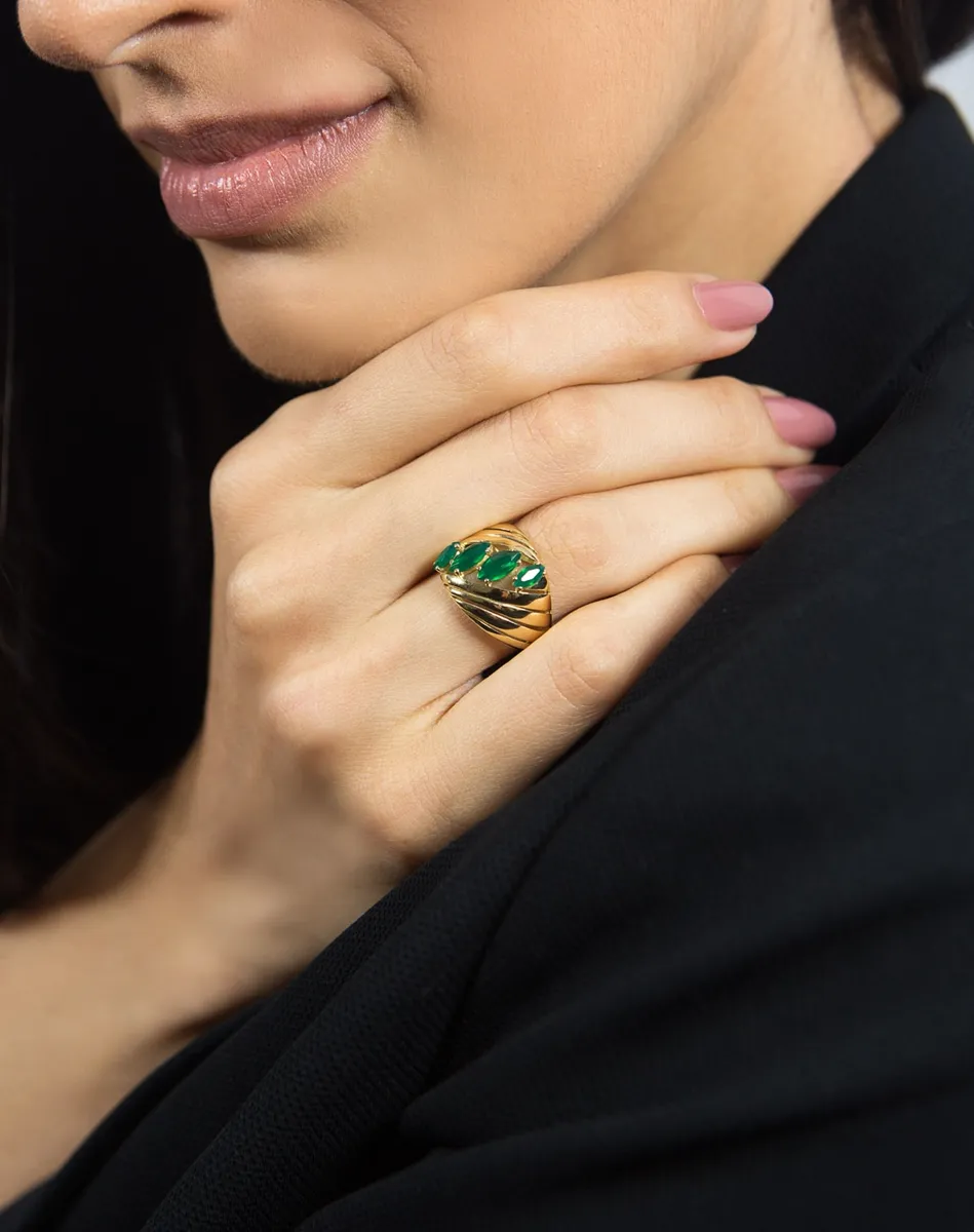Anel de Ouro 18k aro enviesado vazado com navetes de Crisoprásio
