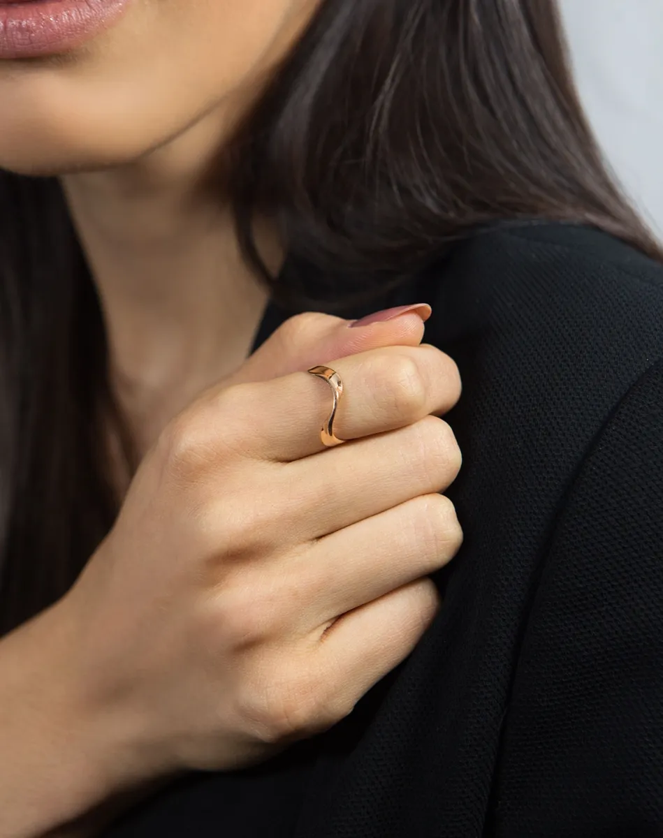 Anel de Ouro rosé 18k ondulado liso polido