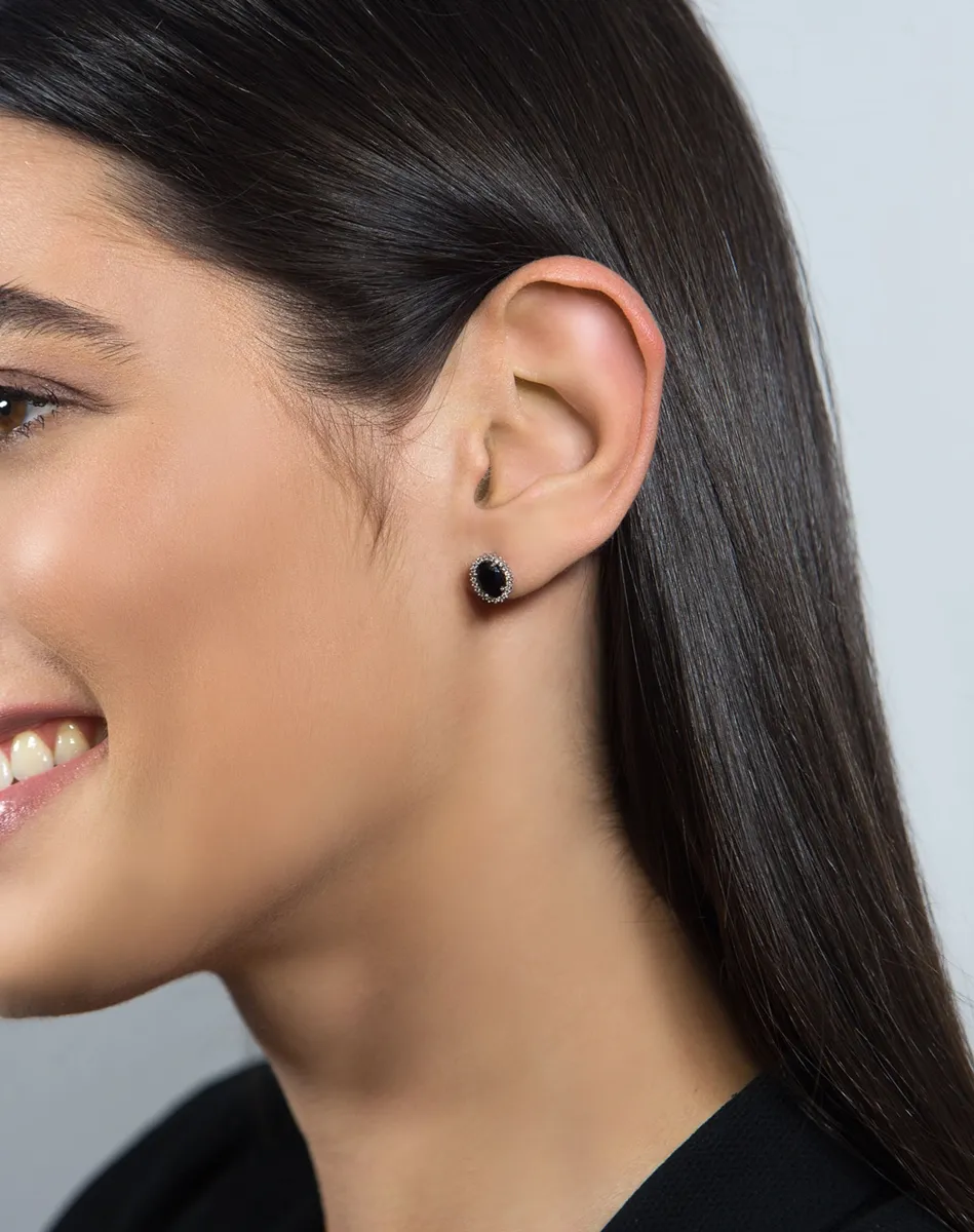 Brinco de Ouro branco 18k gota oval de Safira black e Diamantes