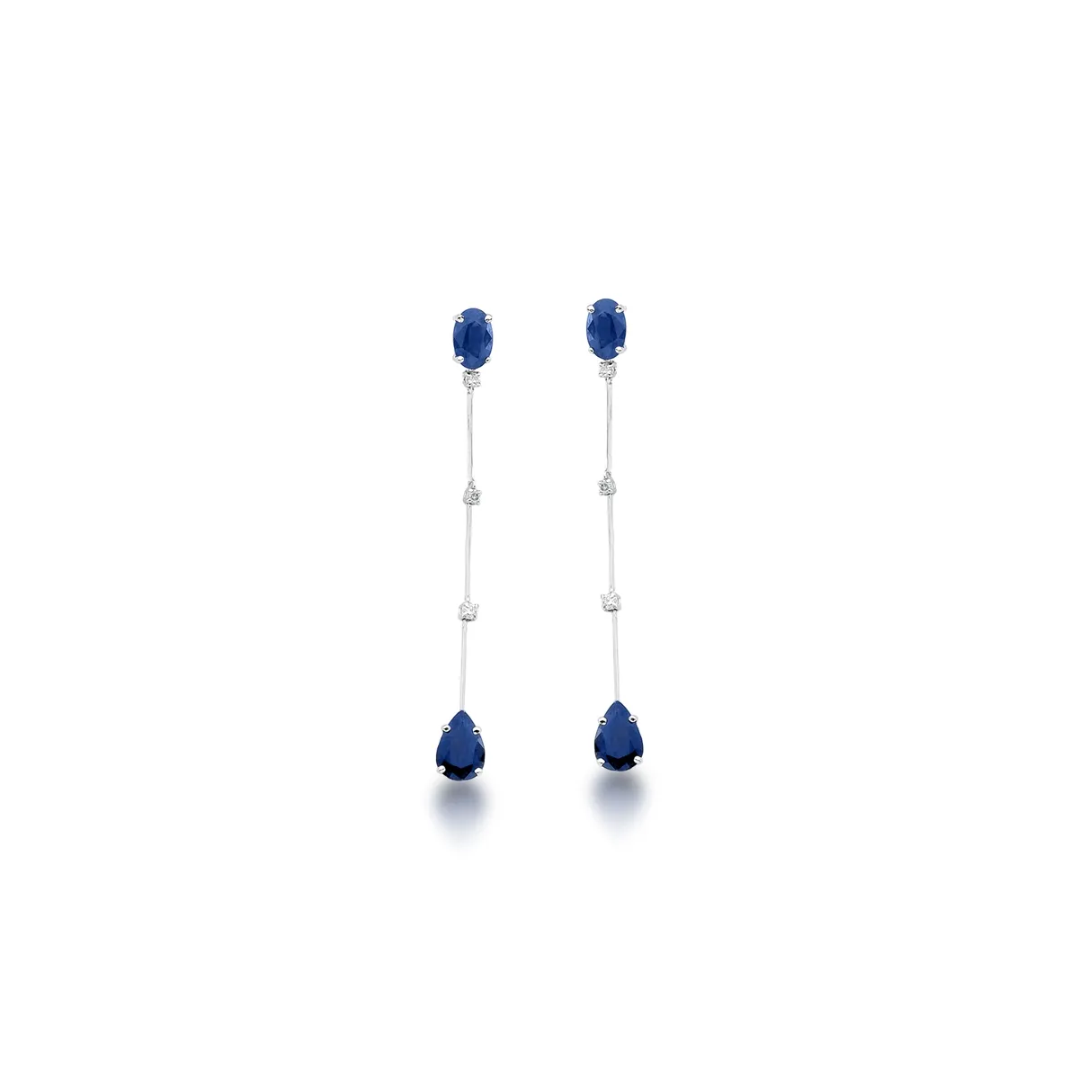 Brinco de Ouro branco 18k pêndulo com gemas de Safira azul e Diamantes Coleção Riva