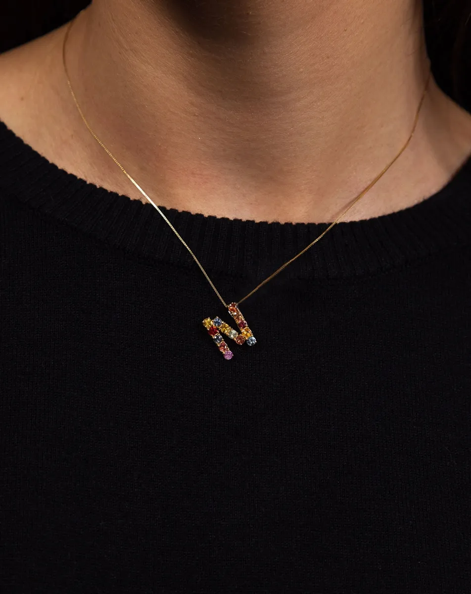 Pingente ouro amarelo 18k letra N com 14 gemas de Safiras coloridas