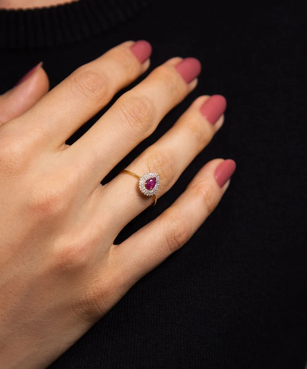 Anel ouro amarelo 18k gota gema preciosa Rubi com 14pts de Diamantes