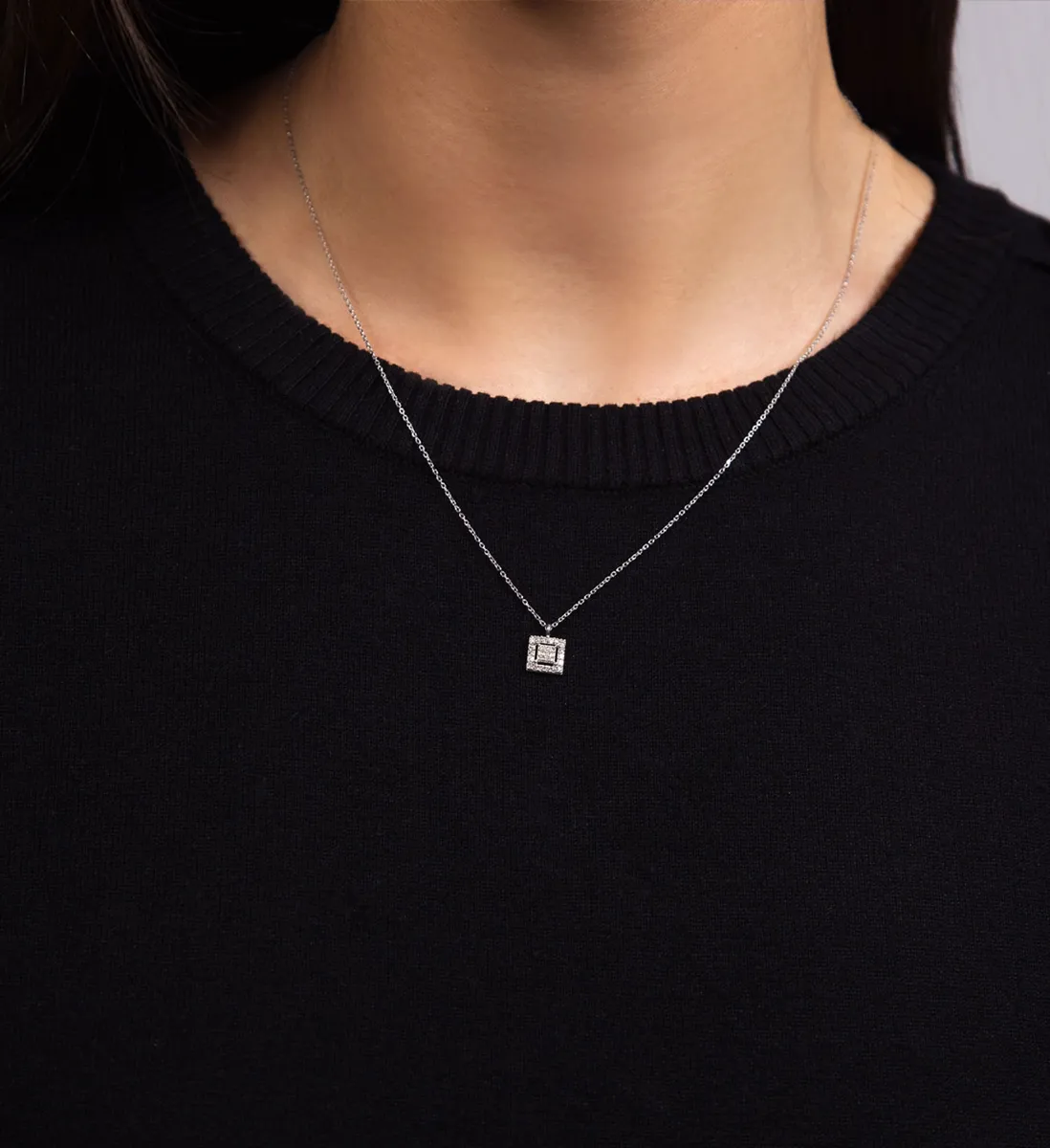 Colar ouro branco 18k corrente com pingente quadrado de 17pts de Diamantes