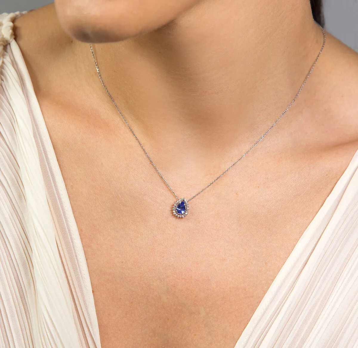 Gargantilha gota de Tanzanita ouro branco 18k com 8,8pts de Diamantes