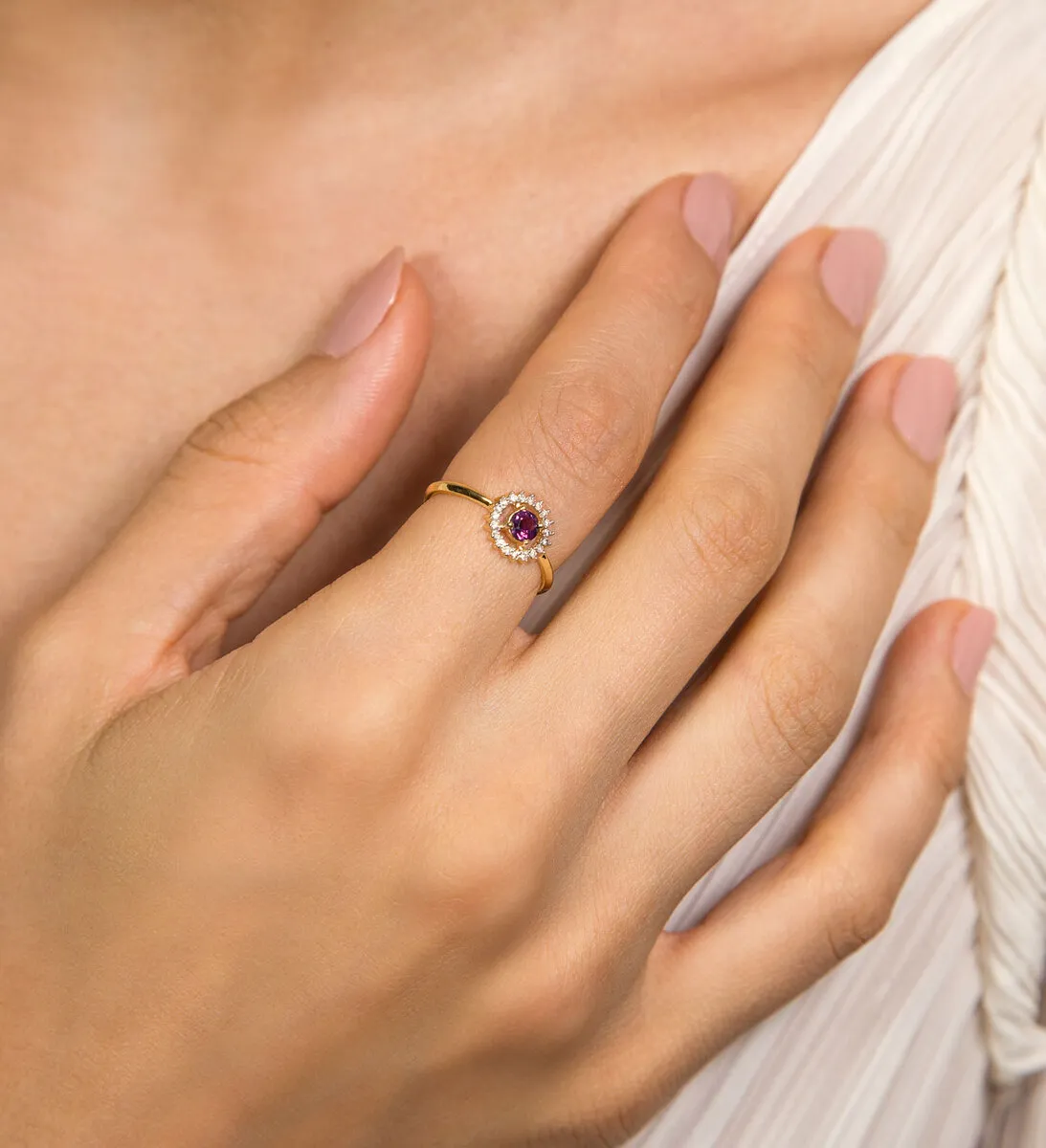 Anel de Rodolita ouro 18k contorno círculo de 9,5pts de Diamantes