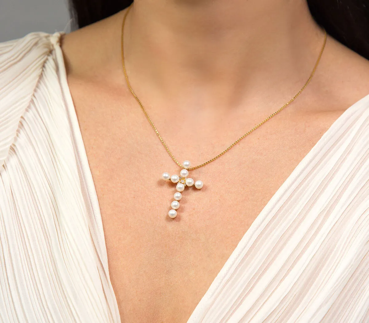 Pingente cruz ouro 18k de Pérolas com 8,9pts de Diamantes