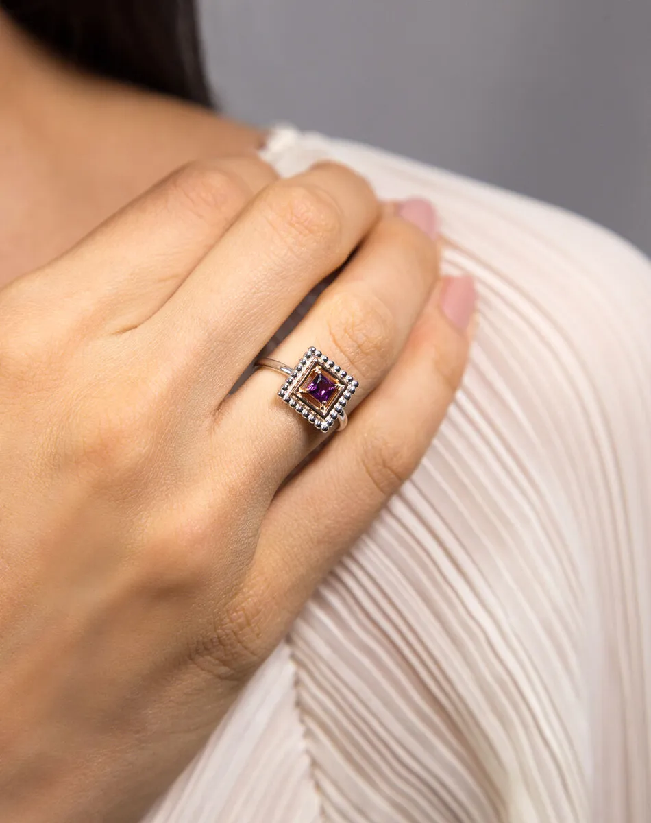 Anel quadrado ouro branco e rosé 18k com Rodolita