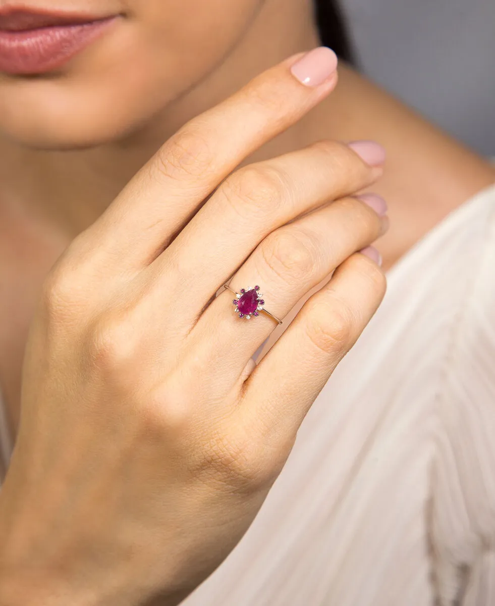 Anel gota de Rubi ouro branco 18k com 1,8pts de Diamantes