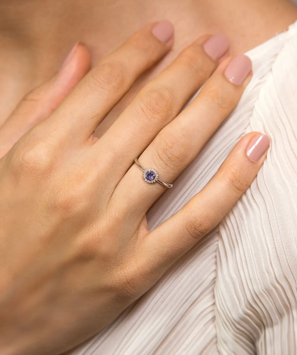 Anel gema Tanzanita ouro branco 18k com 5,4pts de Diamantes