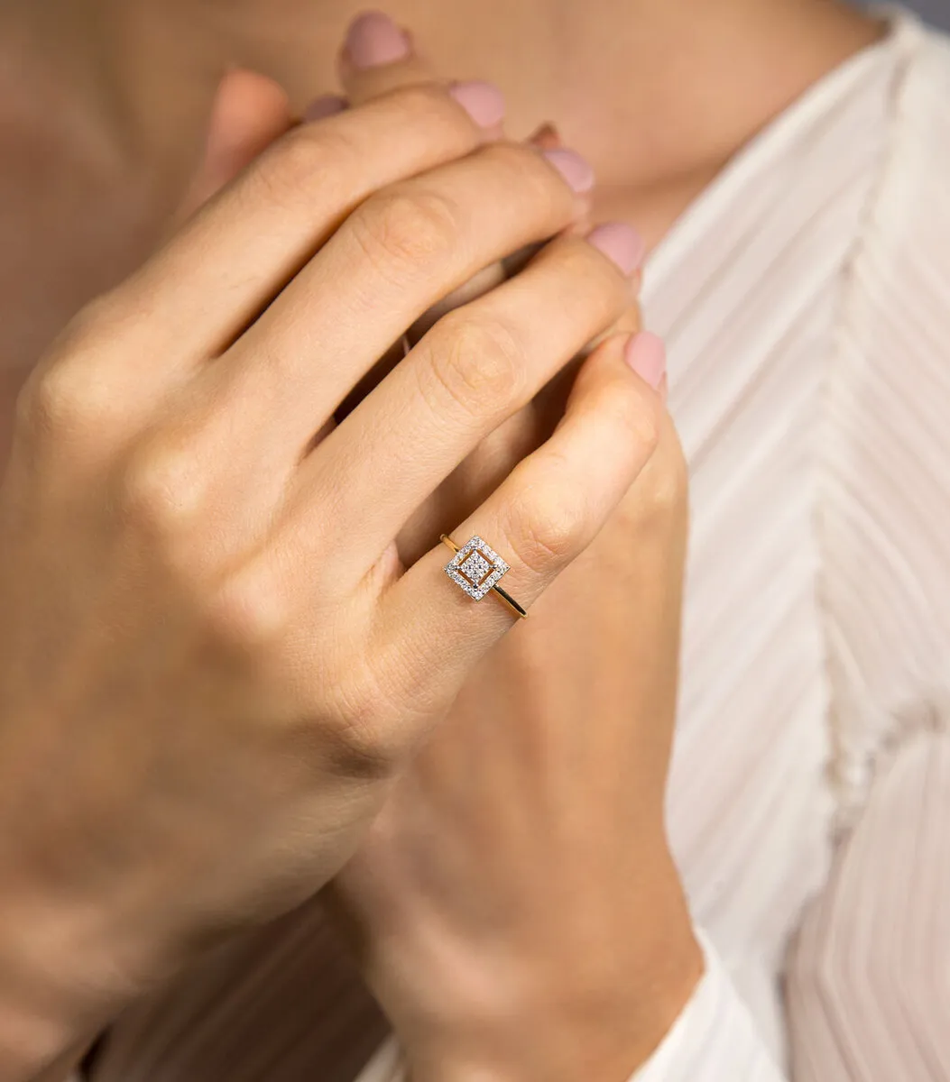 Anel quadrado ouro 18k com 17pts de Diamantes rodinados