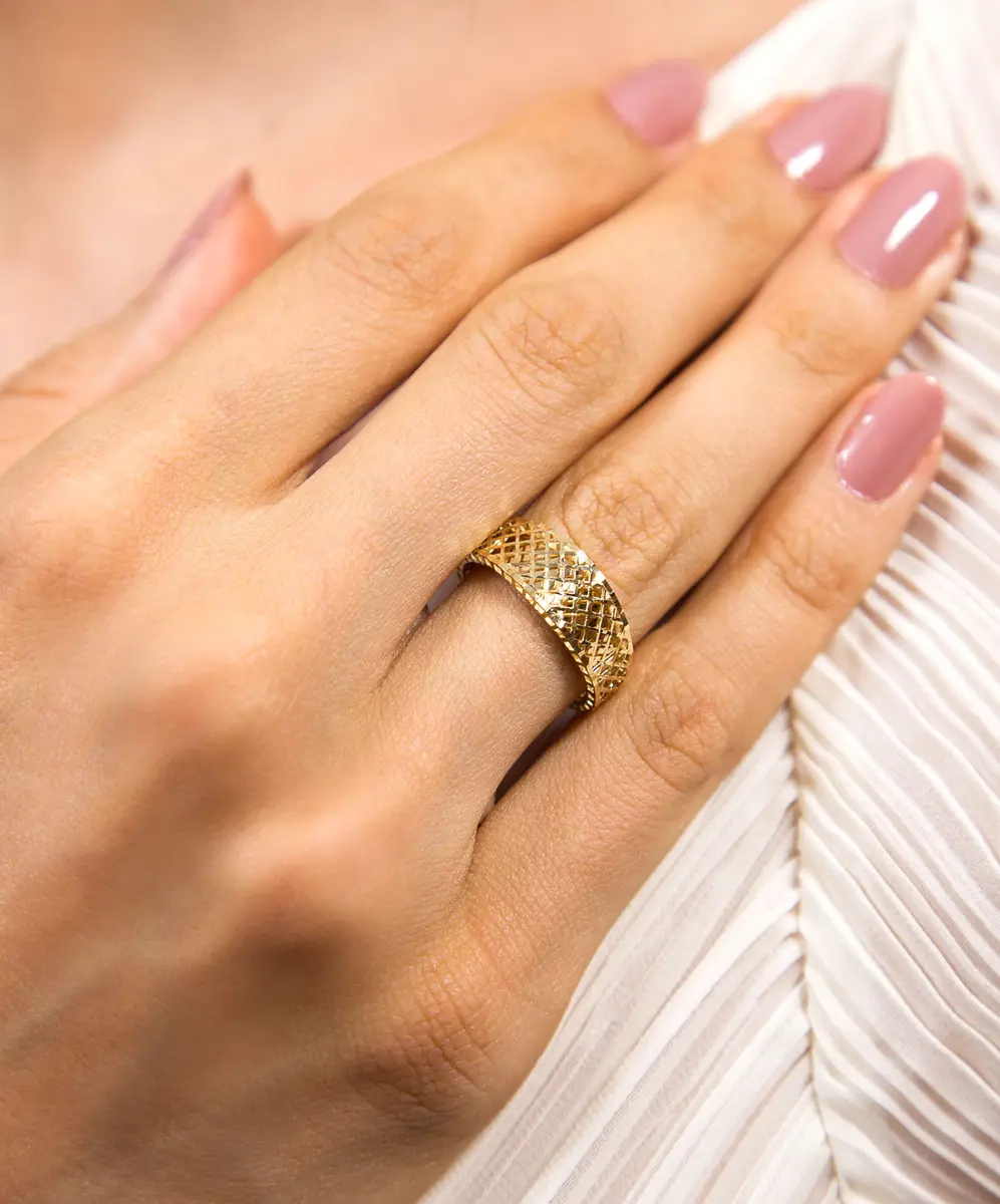 Anel abaulado ouro 18k rendado telado