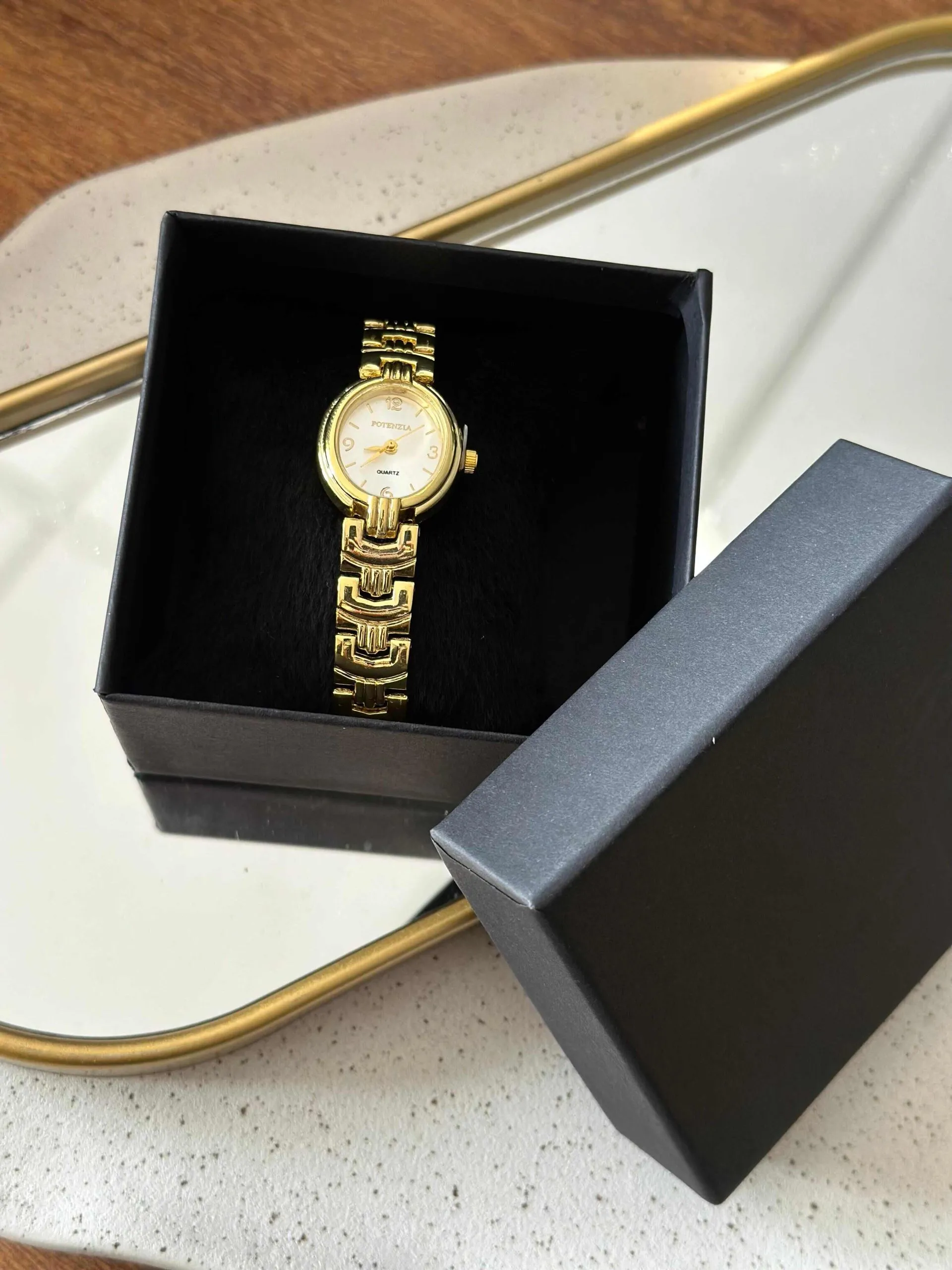 Caixinha Preta para Relógio