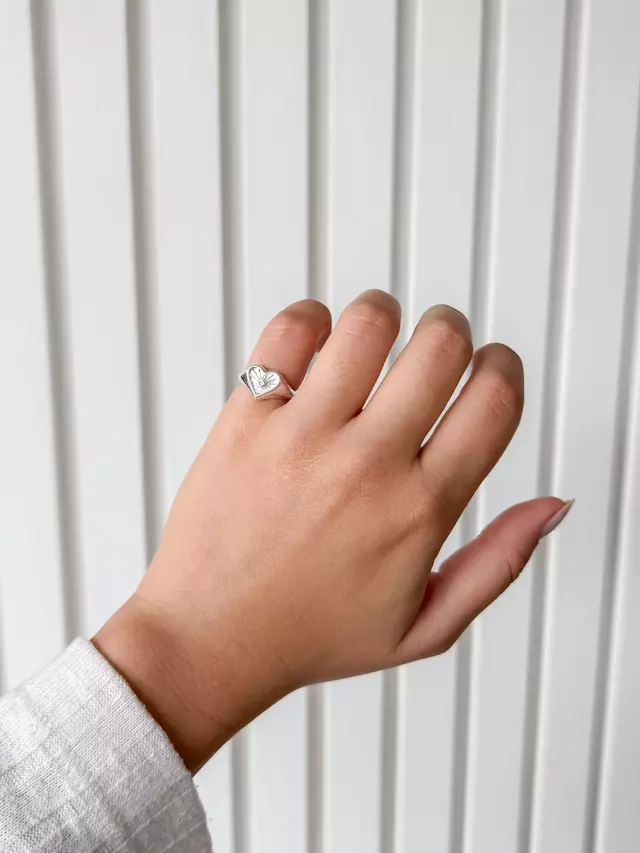 Anel Coração Trabalhado - Prata