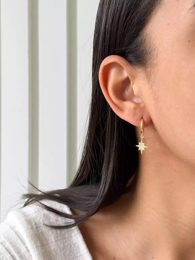 Argola Estrela Cravejada - Dourada