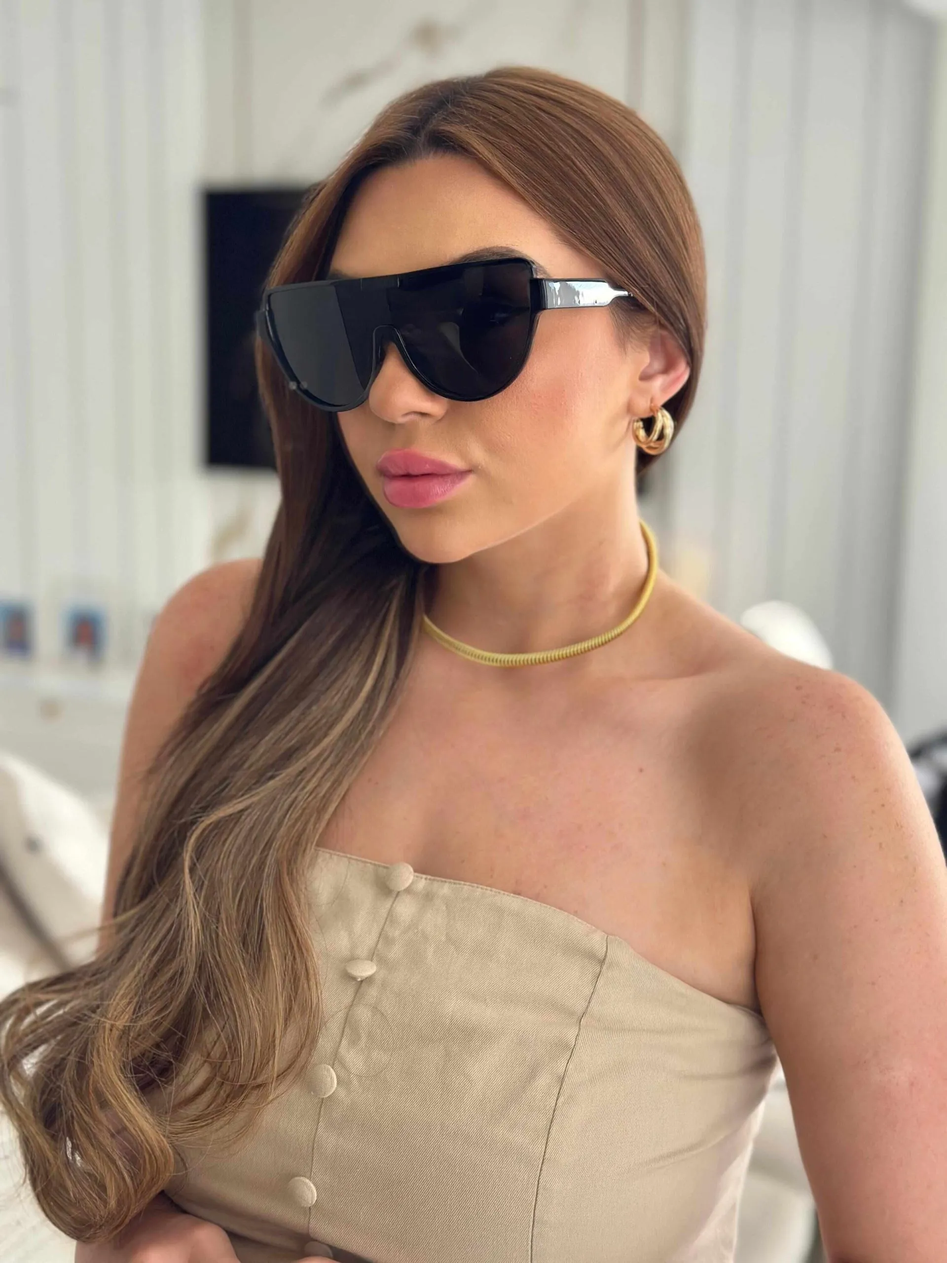 Óculos Heloa Armação Preta e Lente Preta