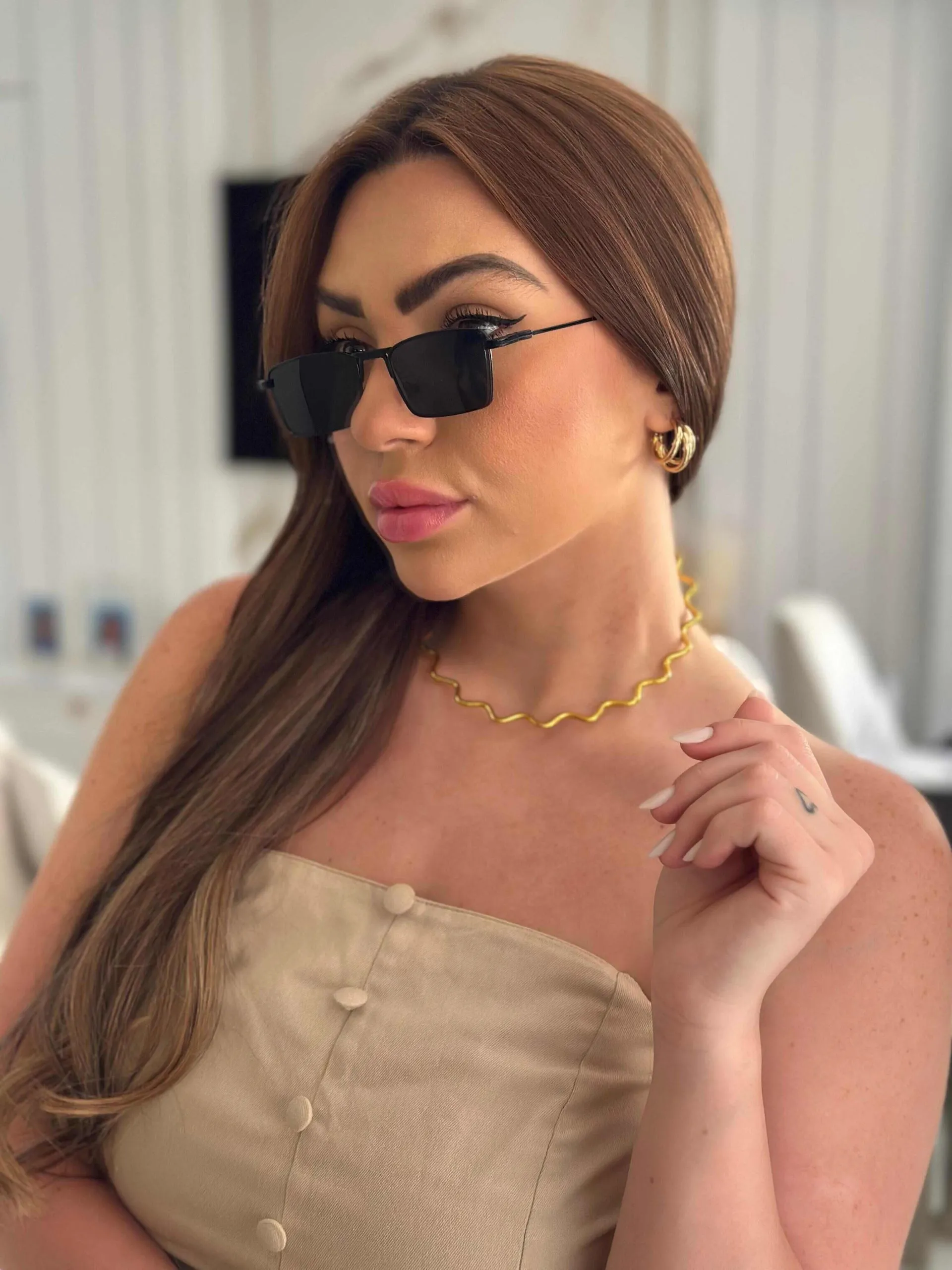 Óculos Madalena Armação Preta e Lente Preta