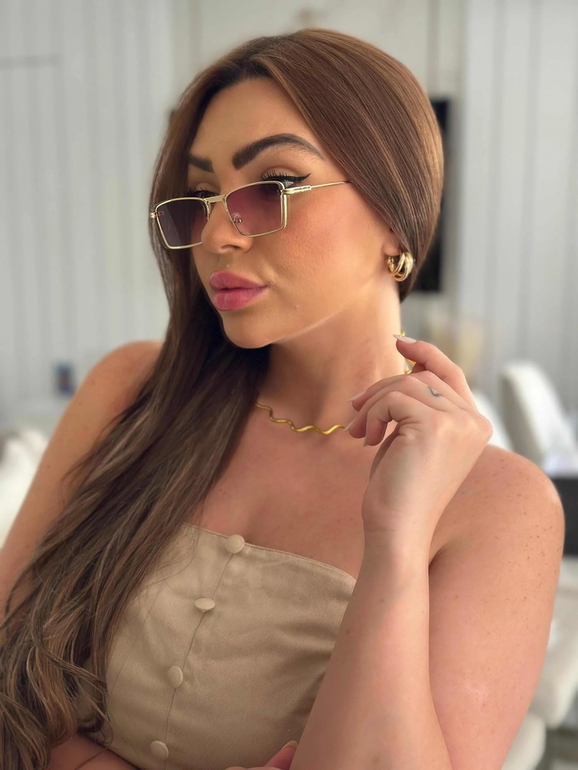 Óculos Madalena Armação Dourada Lente Degrade Roxa