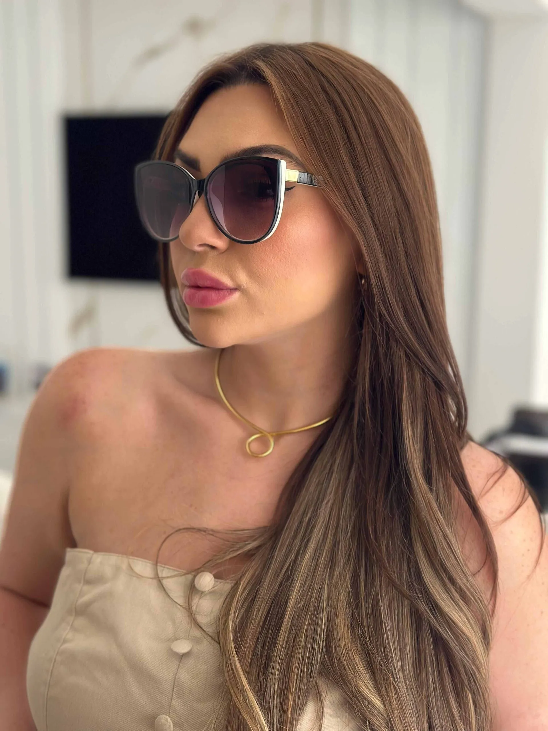 Óculos Safira Armação Preta e Branca Lente Degradê