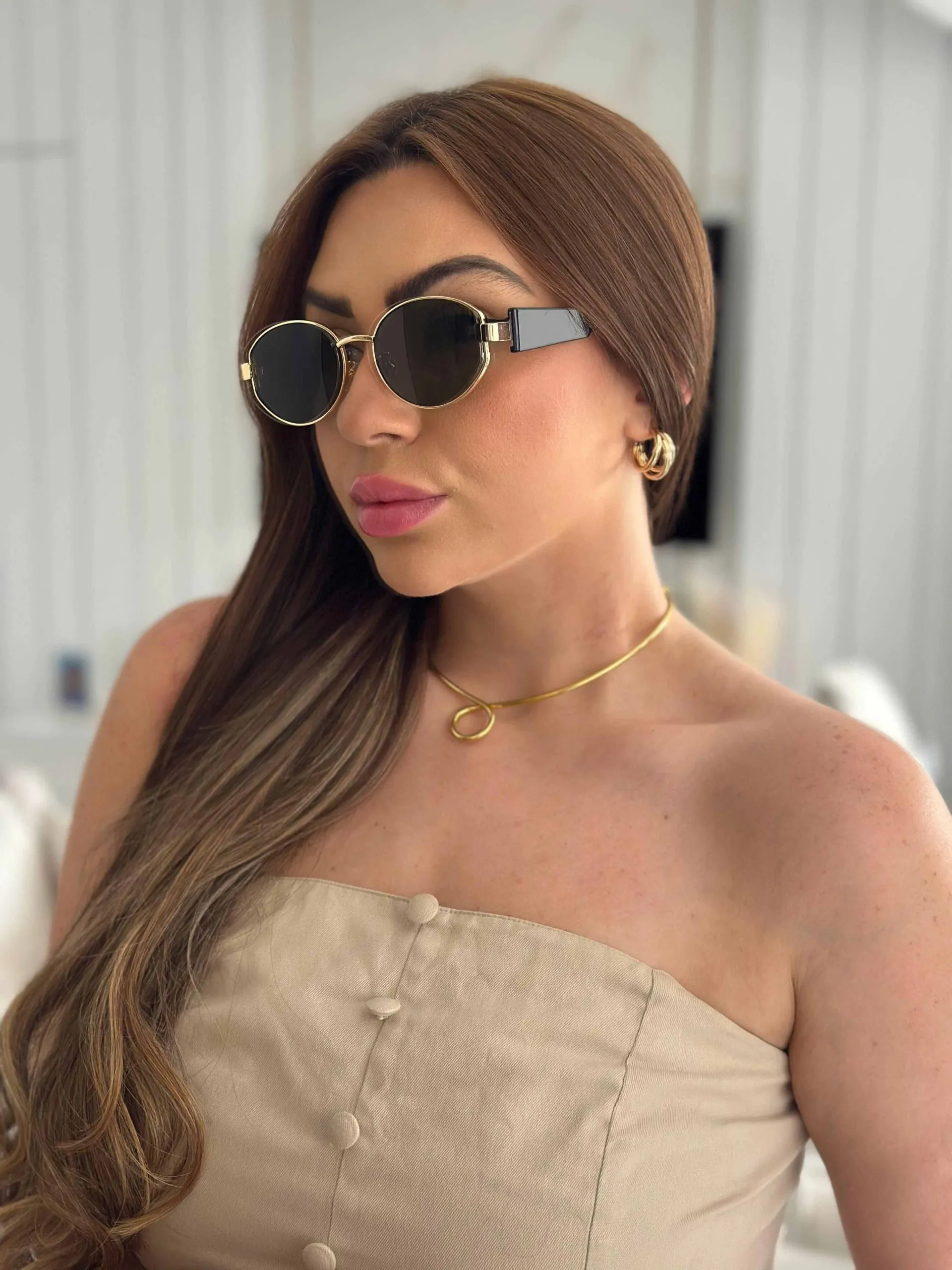Oculos Ruth Armação Preta com Dourado Lente Translucida Preta