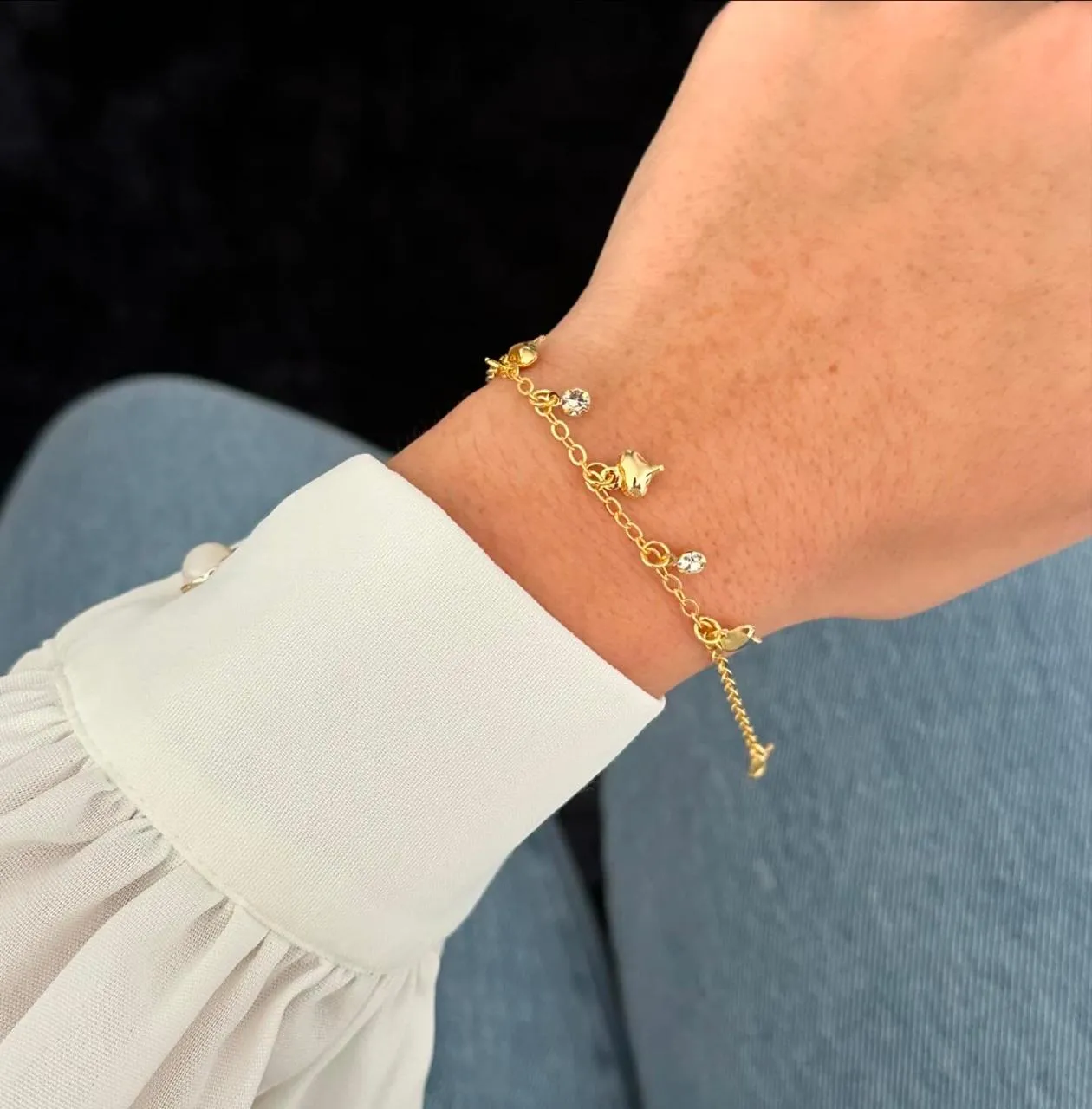 Pulseira Folheada a Ouro 18K Corações com Ponto de Strass