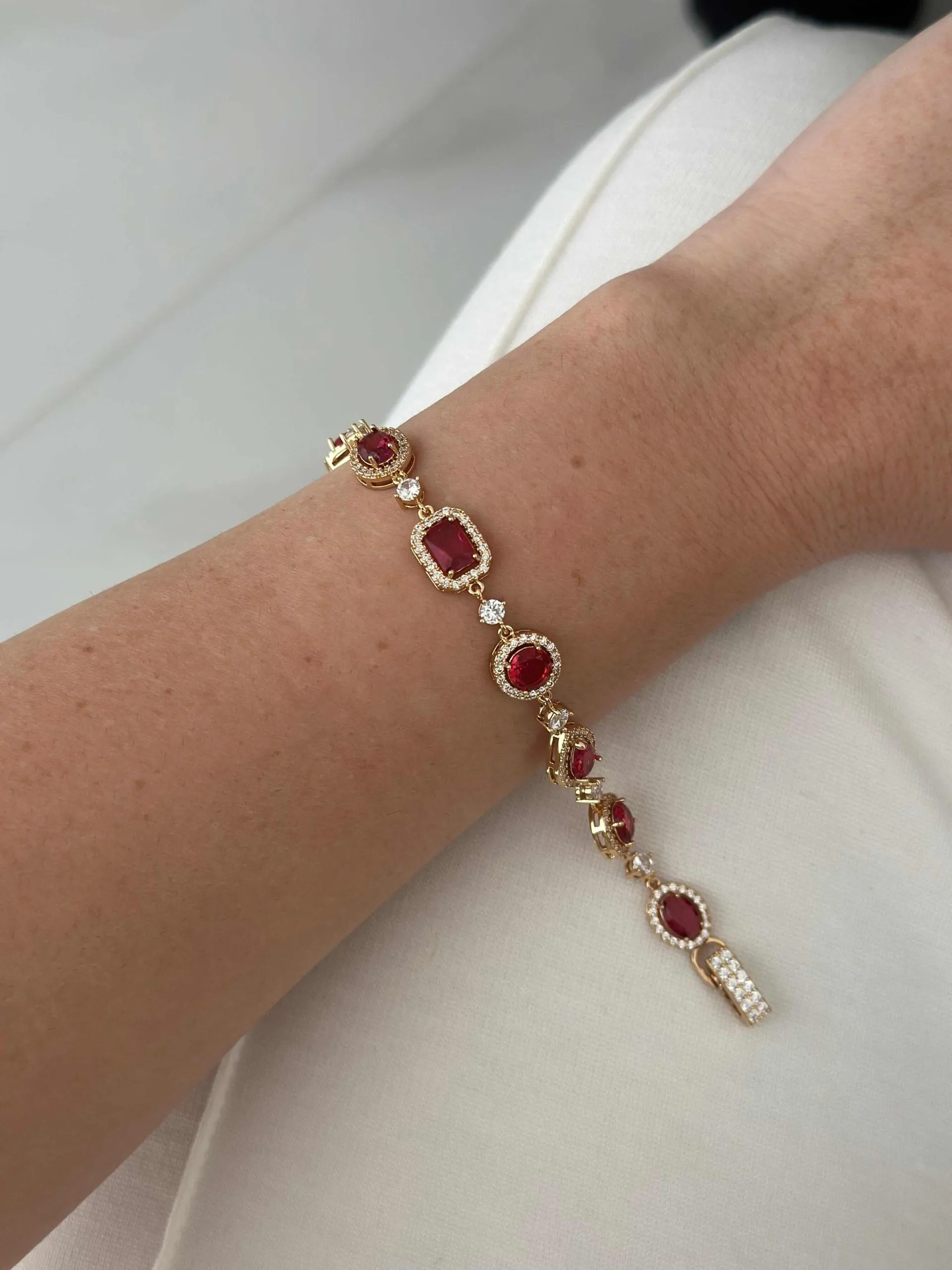 Pulseira Zircônia Vermelho Folheada a Ouro18K