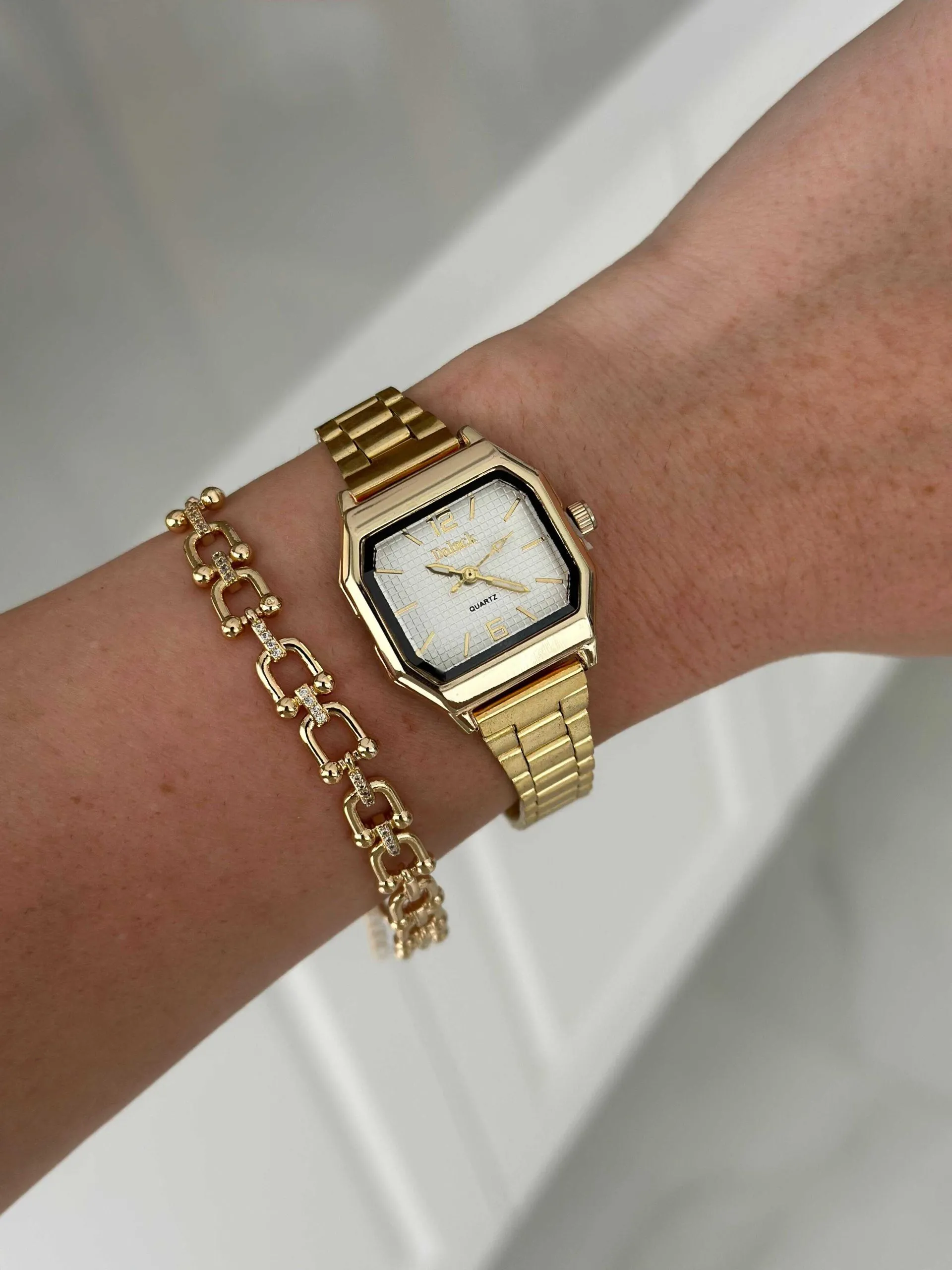 Relógio Aço Inoxidável Fundo Branco Desenhado