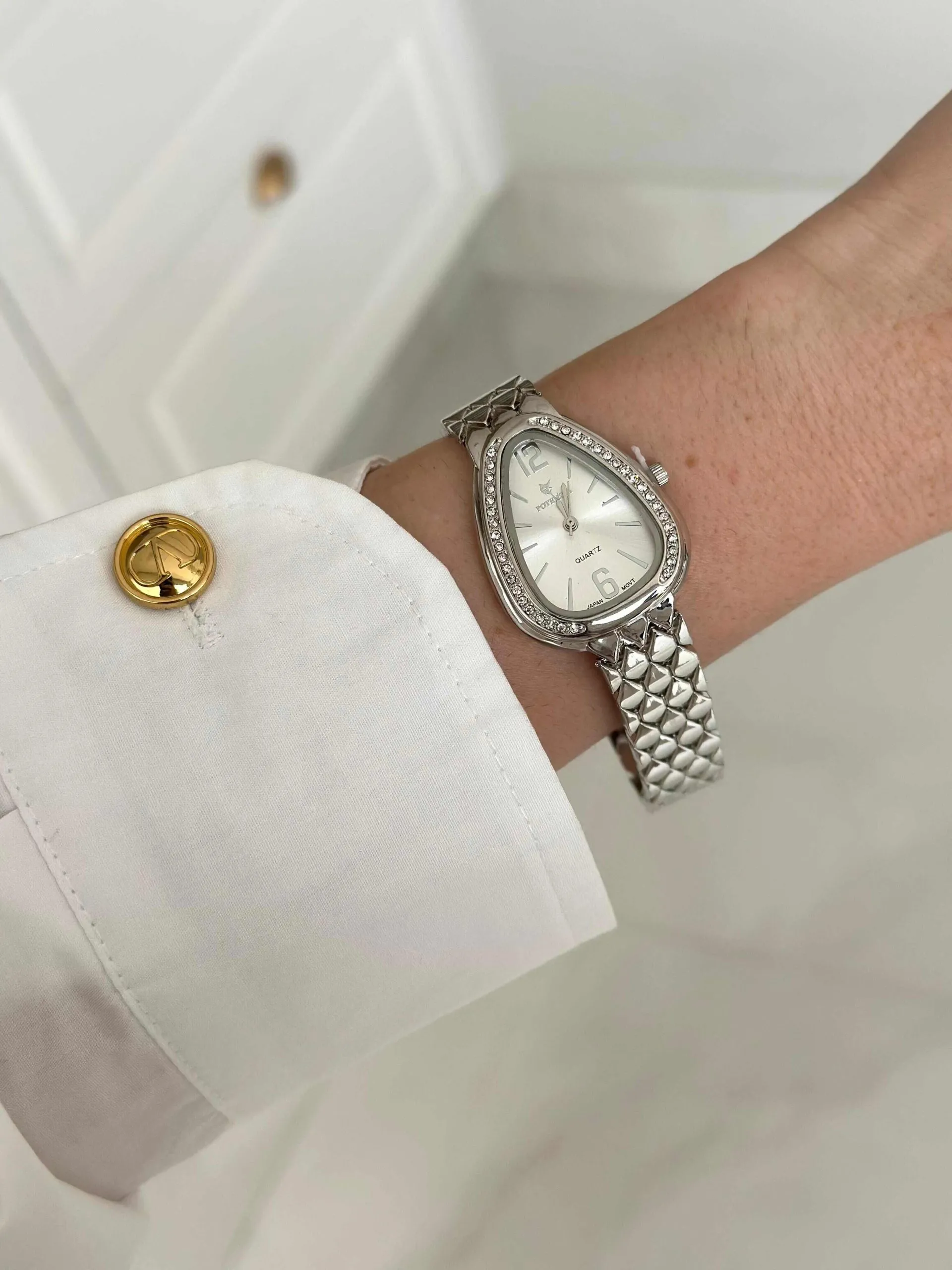 Relógio Gota Prata Cravejado Fundo Perola