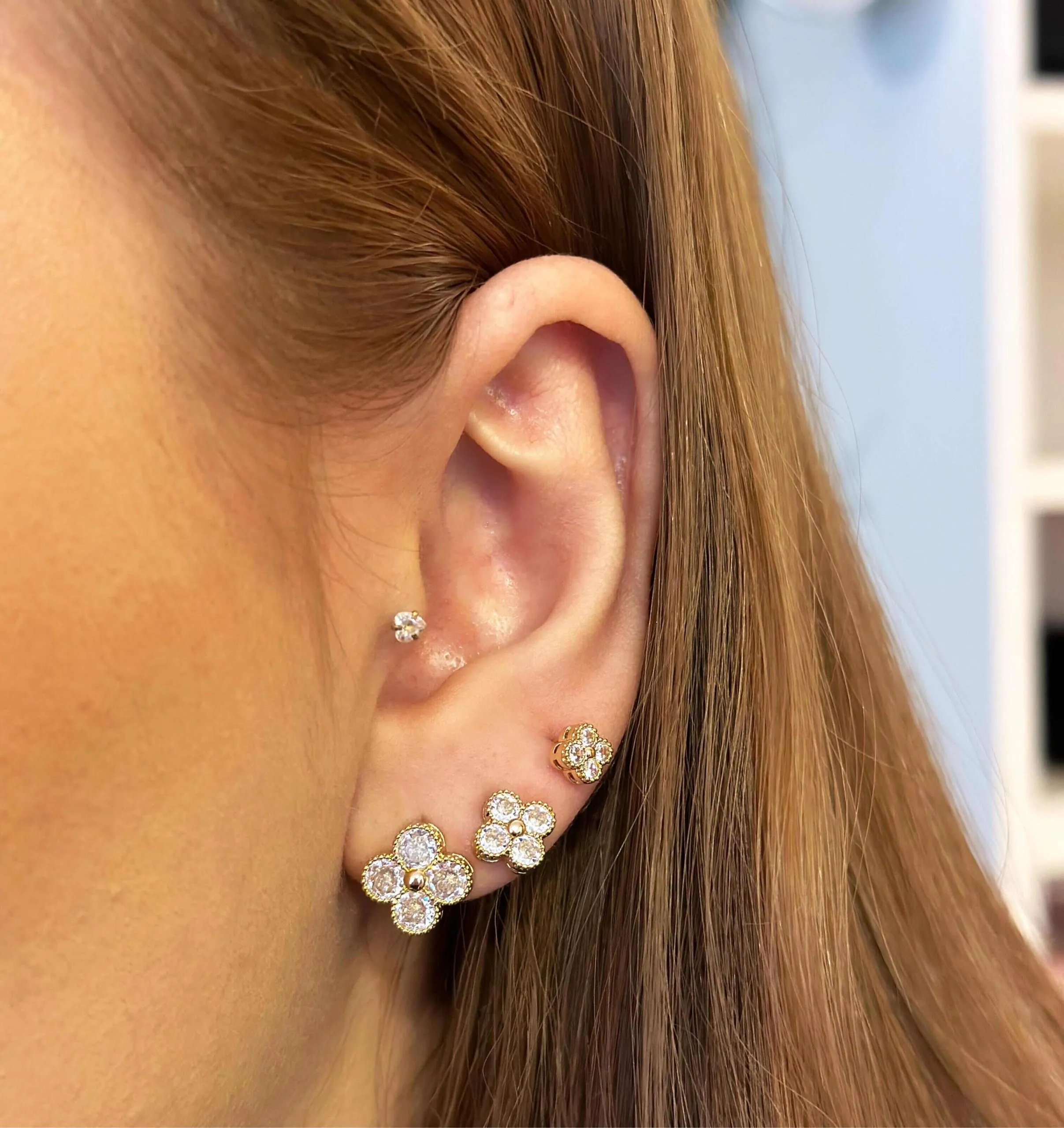 Trio Folheado a Ouro 18K Flores de Zircônia Bordas Detalhadas