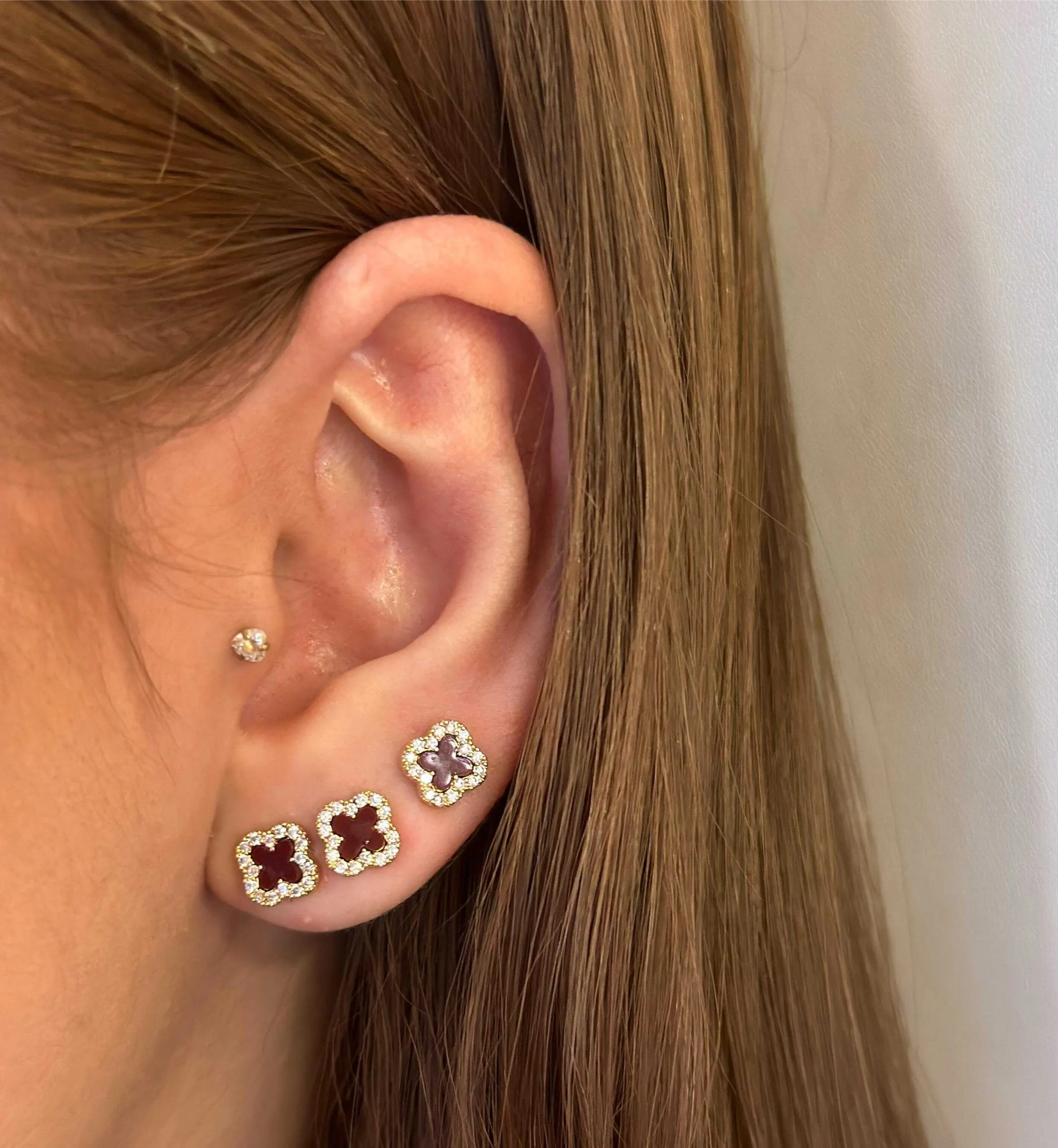 Trio Folheado a Ouro 18K Inspiração Virginia Cravejado Vermelho